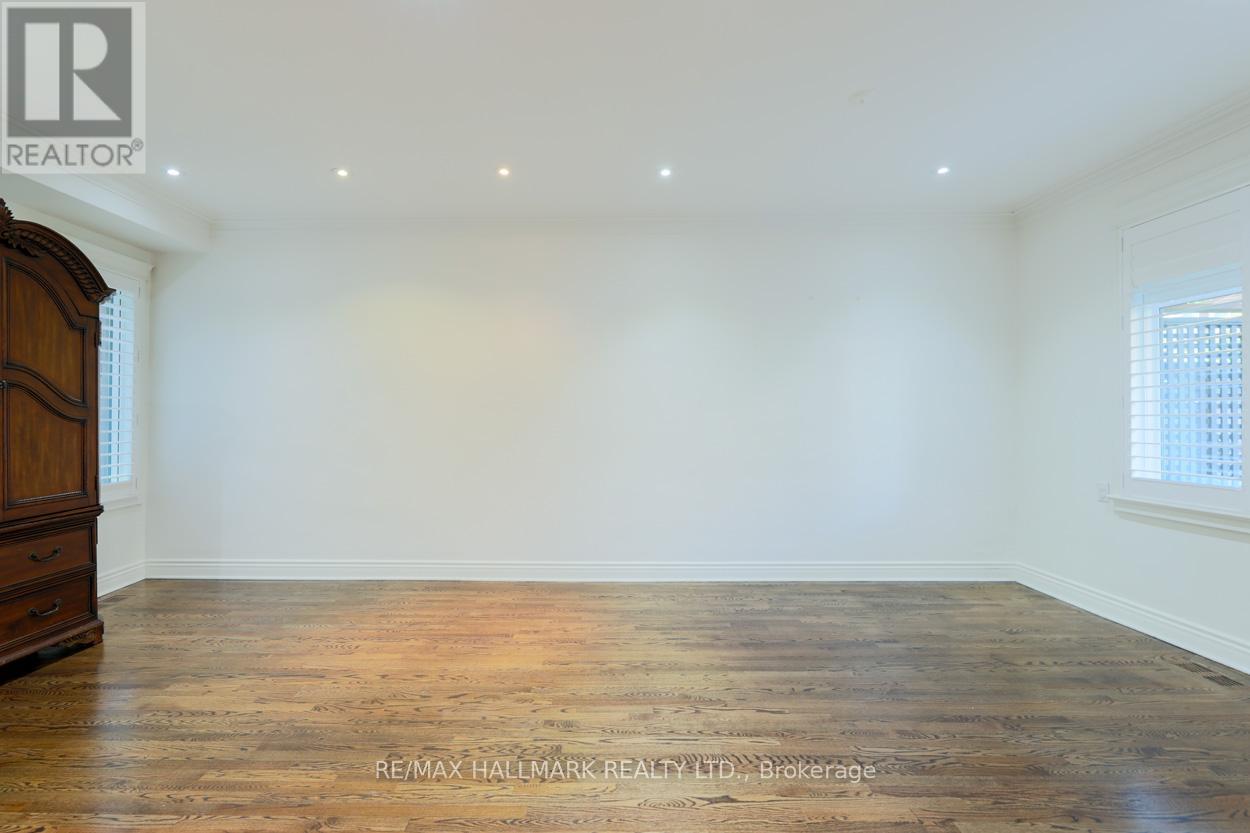 239 Bain Avenue, Toronto, Ontario  M4K 1G2 - Photo 7 - E12479940