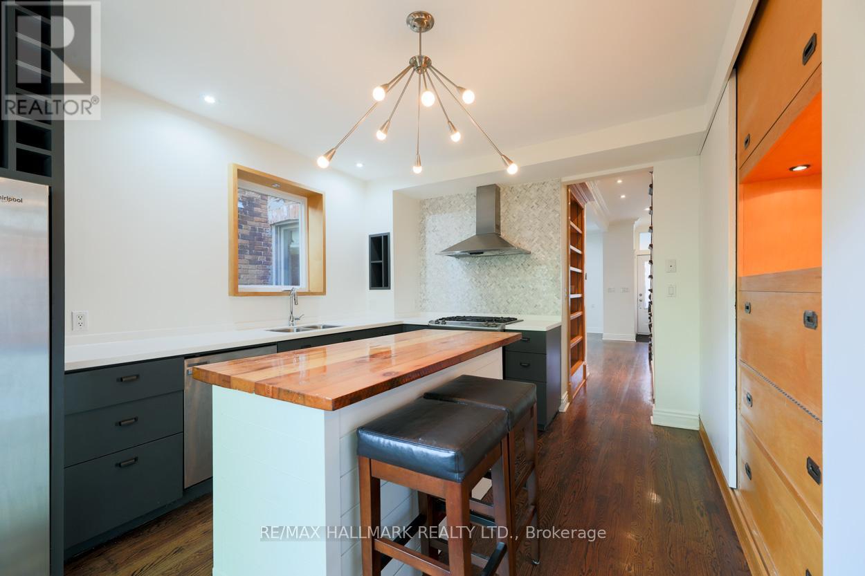 239 Bain Avenue, Toronto, Ontario  M4K 1G2 - Photo 9 - E12479940