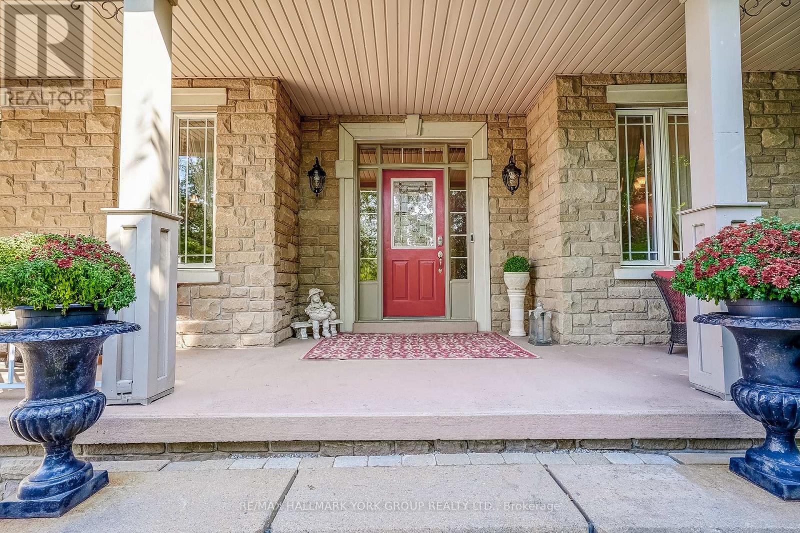 17 Duncton Wood Crescent, Aurora (Hills Of St Andrew), Ontario  L4G 7T4 - Photo 4 - N12479920