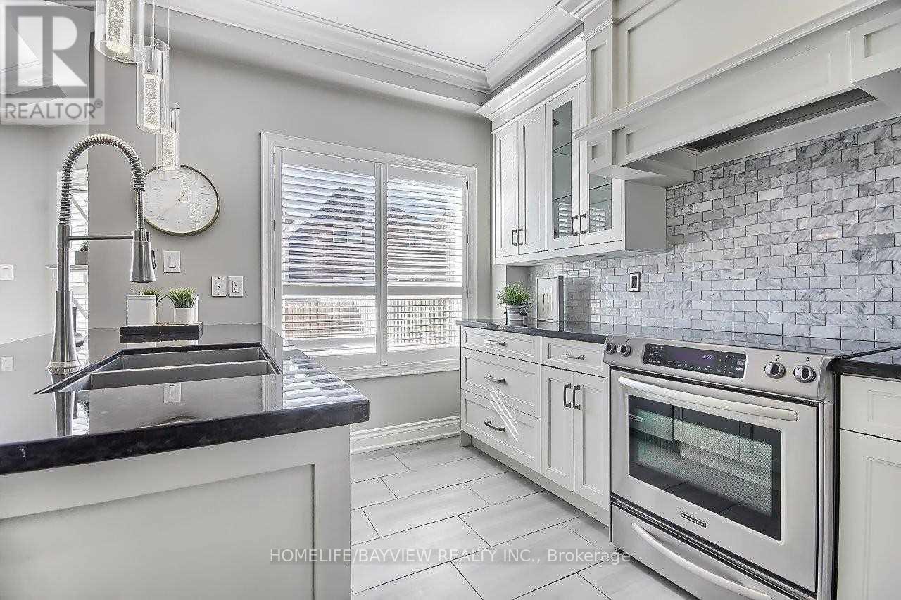 Main Fl - 95 Nantucket Drive, Richmond Hill, Ontario  L4E 3X4 - Photo 11 - N12479927