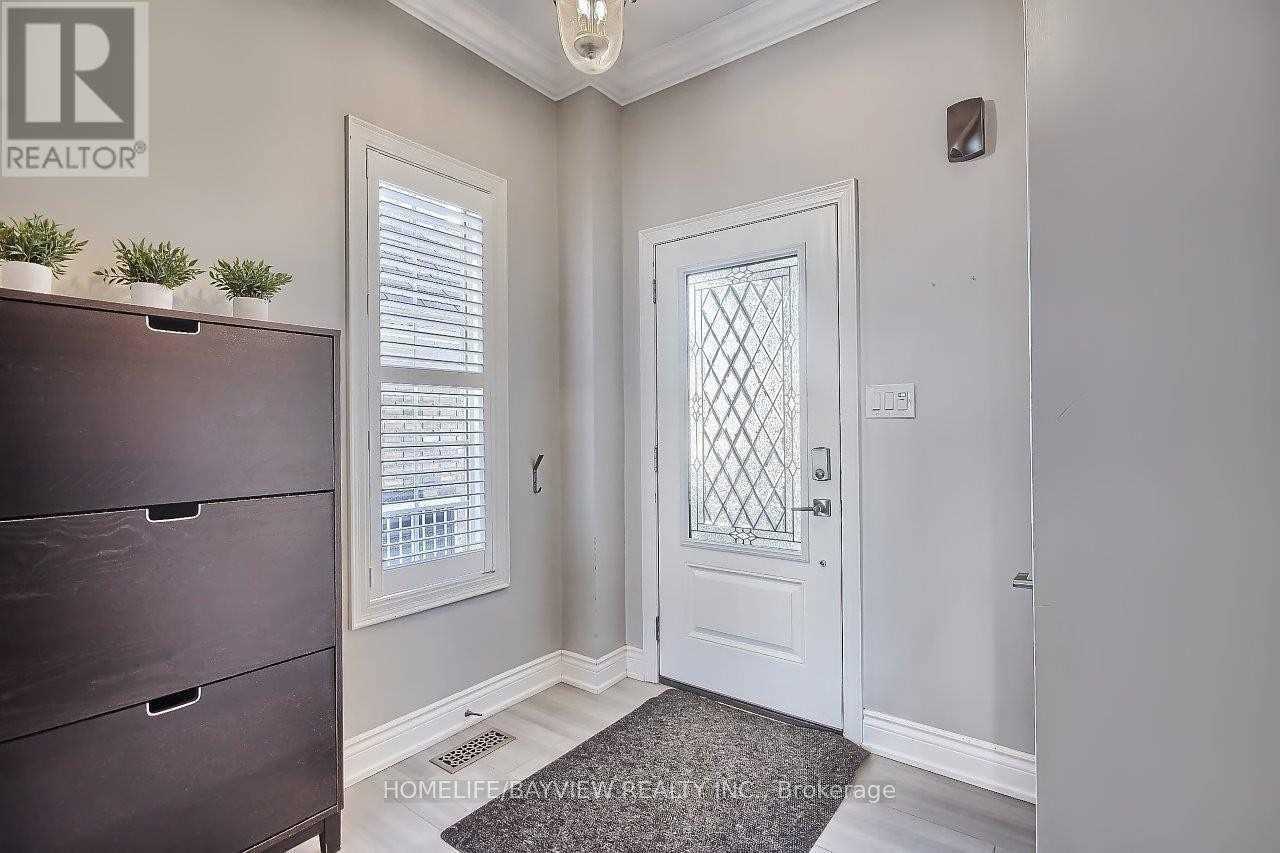 Main Fl - 95 Nantucket Drive, Richmond Hill, Ontario  L4E 3X4 - Photo 2 - N12479927