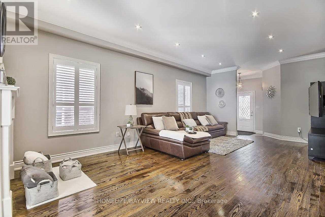Main Fl - 95 Nantucket Drive, Richmond Hill, Ontario  L4E 3X4 - Photo 3 - N12479927
