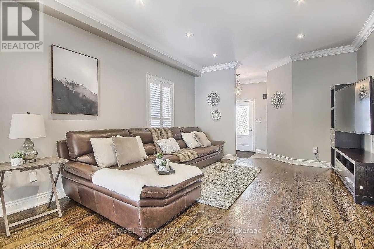 Main Fl - 95 Nantucket Drive, Richmond Hill, Ontario  L4E 3X4 - Photo 4 - N12479927