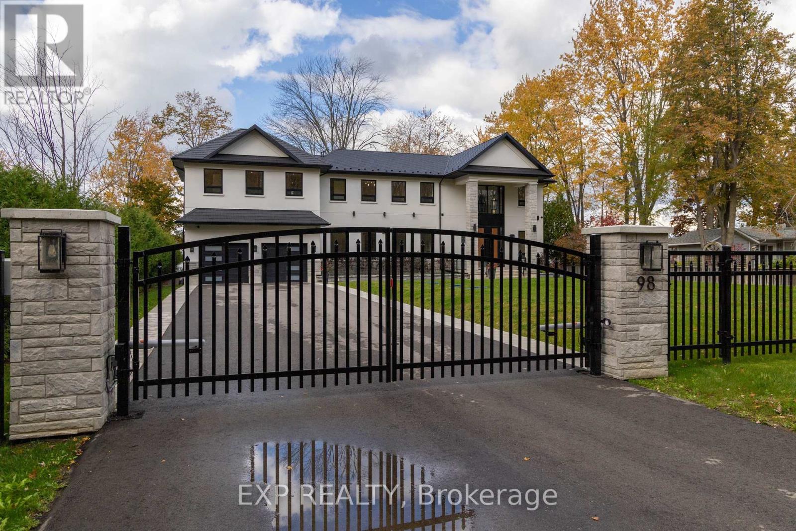 98 Mcrae Beach Road S, Georgina, Ontario  L0E 1N0 - Photo 3 - N12479928