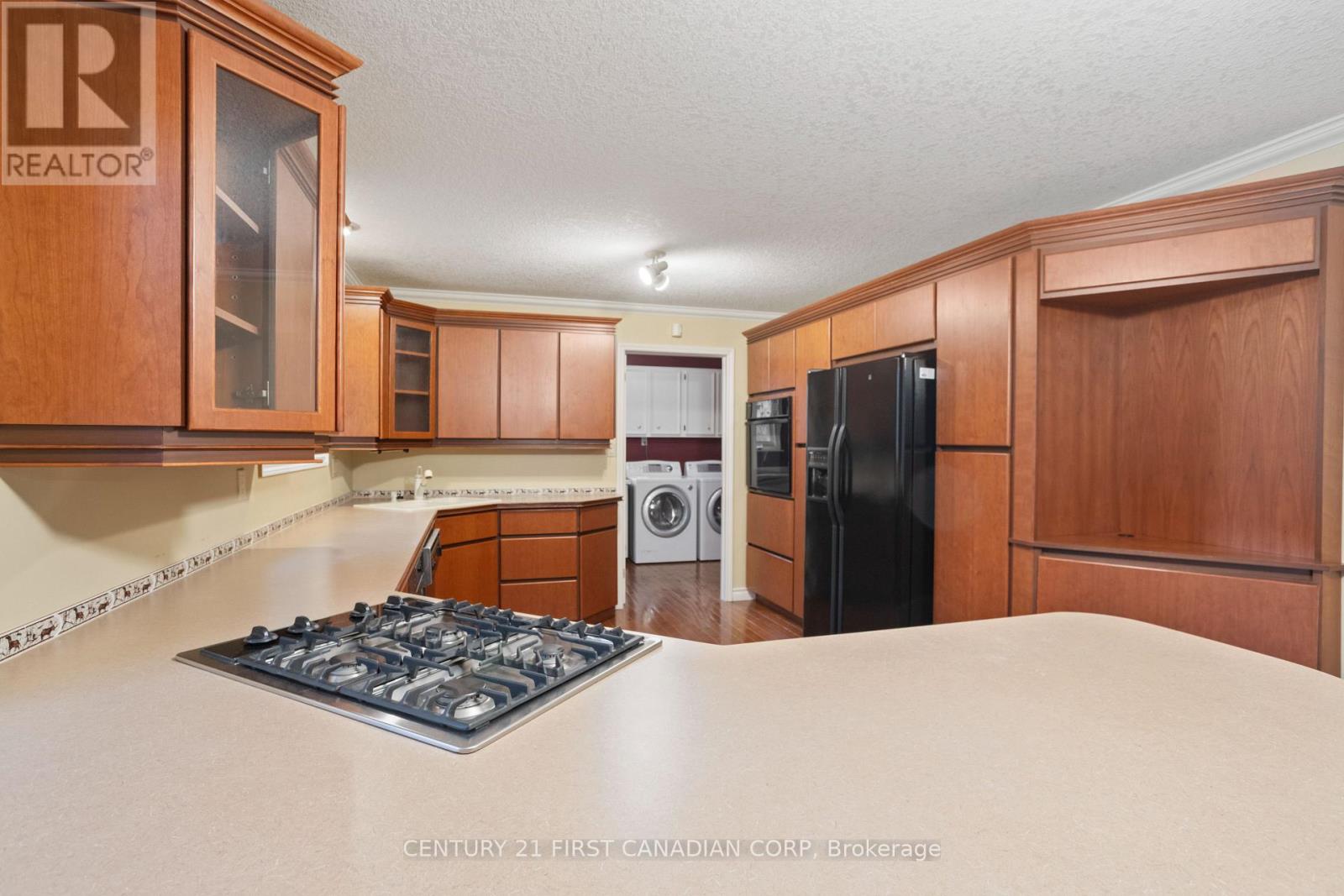 37 Outer Drive, London South, Ontario  N6P 1E1 - Photo 14 - X12479988