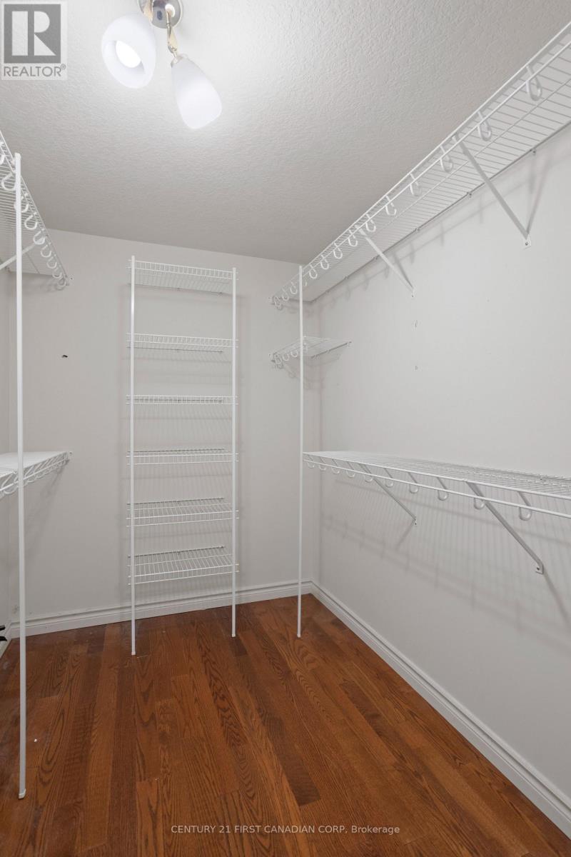 37 Outer Drive, London South, Ontario  N6P 1E1 - Photo 22 - X12479988