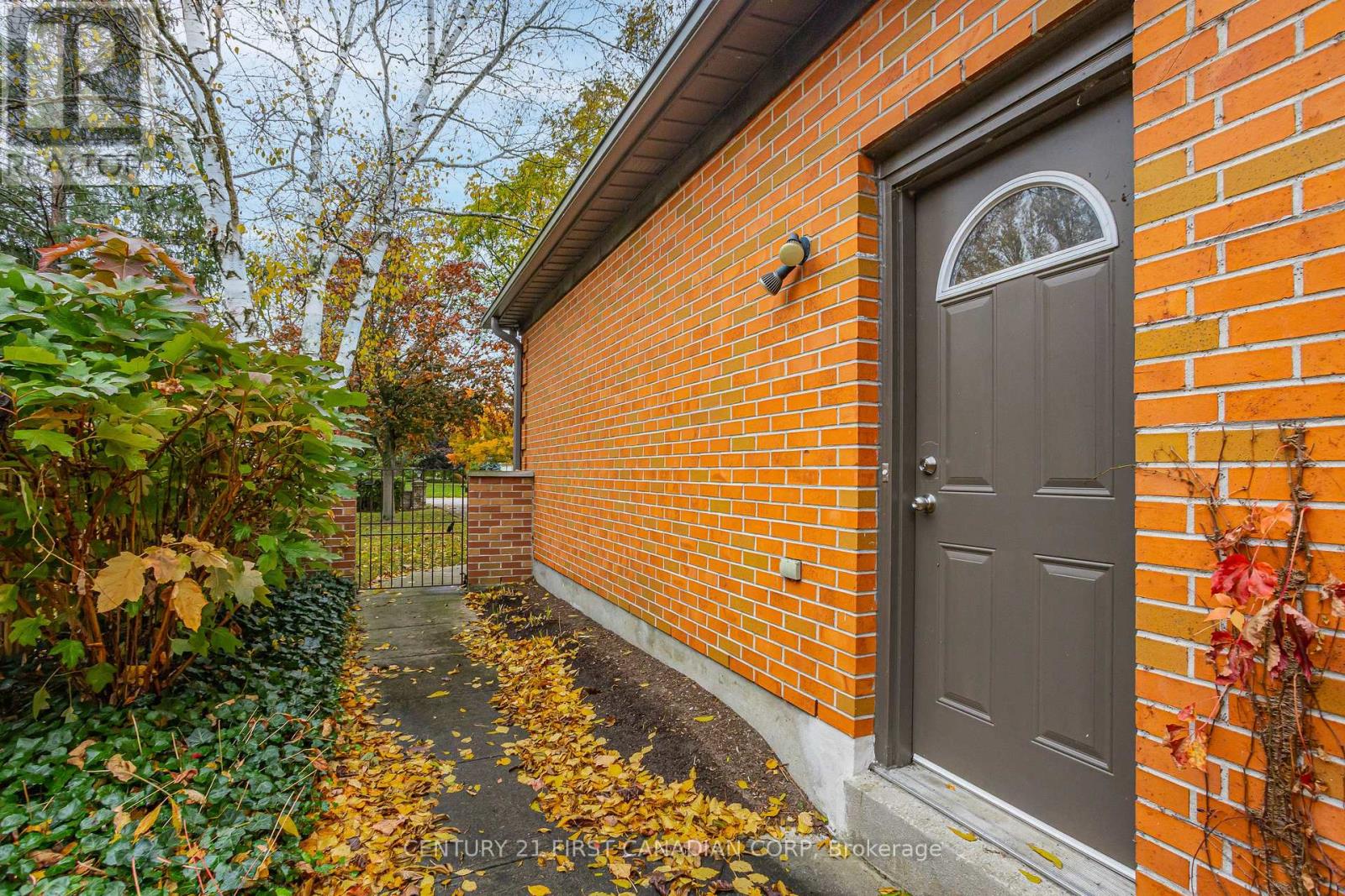 37 Outer Drive, London South, Ontario  N6P 1E1 - Photo 37 - X12479988