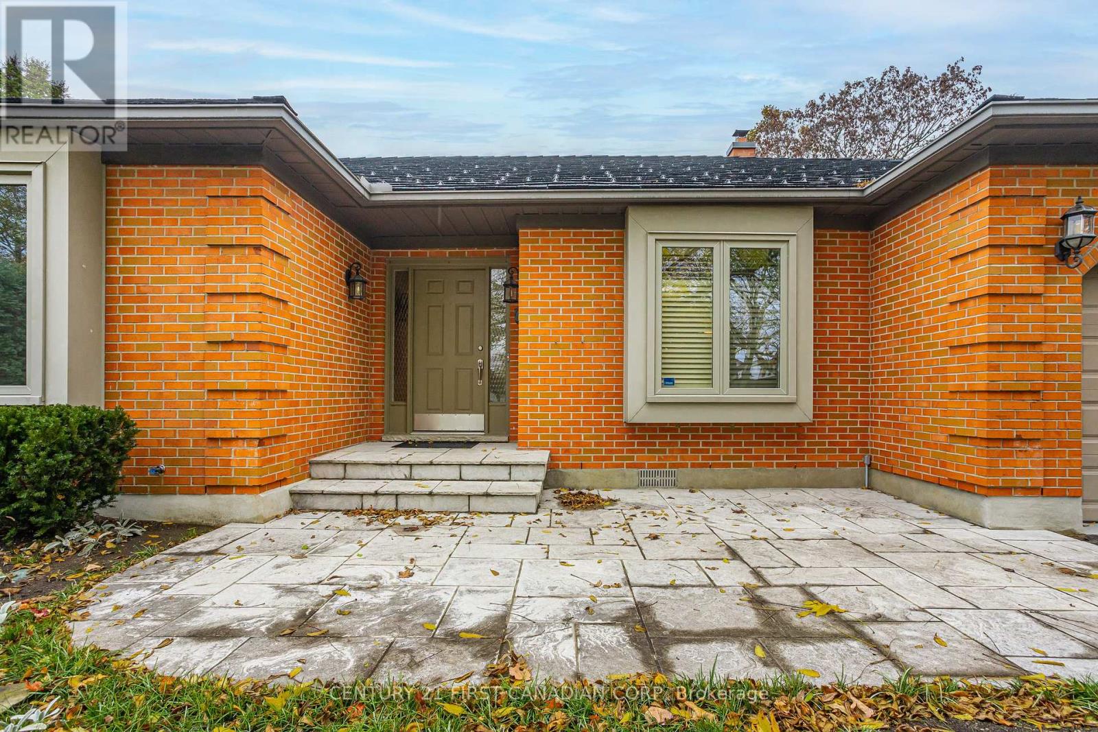 37 Outer Drive, London South, Ontario  N6P 1E1 - Photo 4 - X12479988