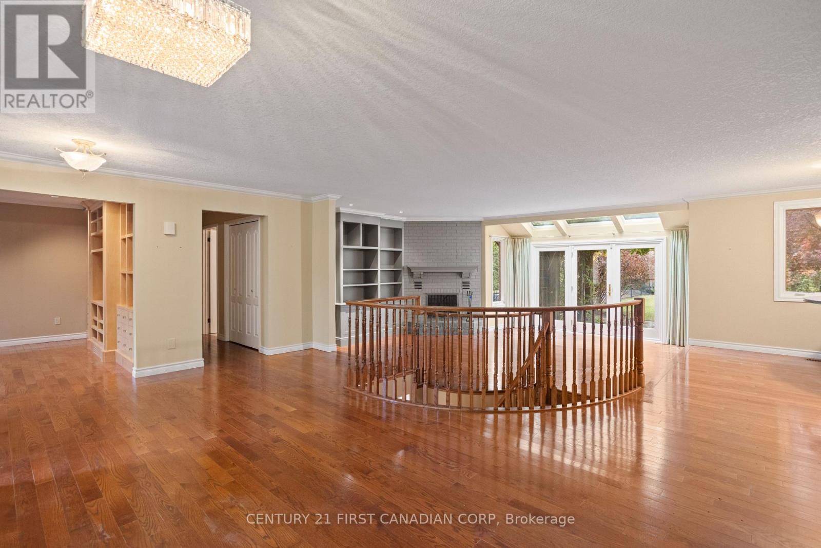 37 Outer Drive, London South, Ontario  N6P 1E1 - Photo 8 - X12479988