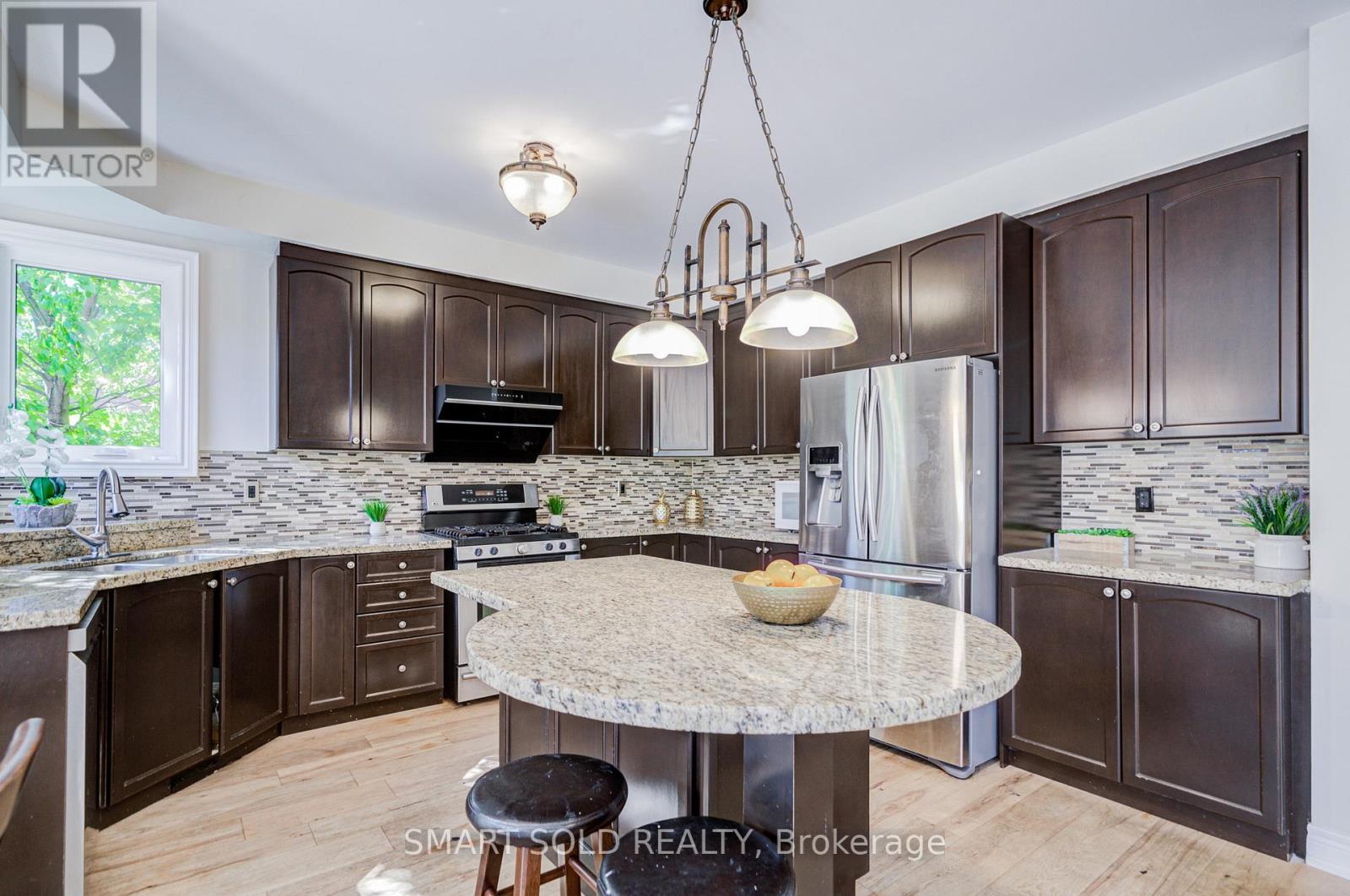 2252 Pine Glen Road, Oakville, Ontario  L6M 0G5 - Photo 16 - W12479923