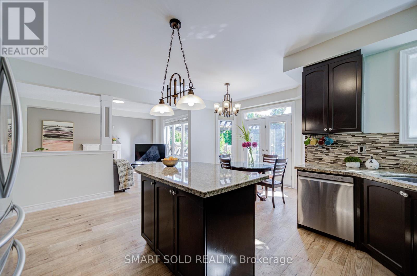 2252 Pine Glen Road, Oakville, Ontario  L6M 0G5 - Photo 18 - W12479923