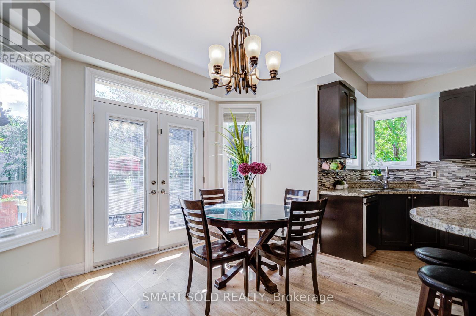 2252 Pine Glen Road, Oakville, Ontario  L6M 0G5 - Photo 19 - W12479923