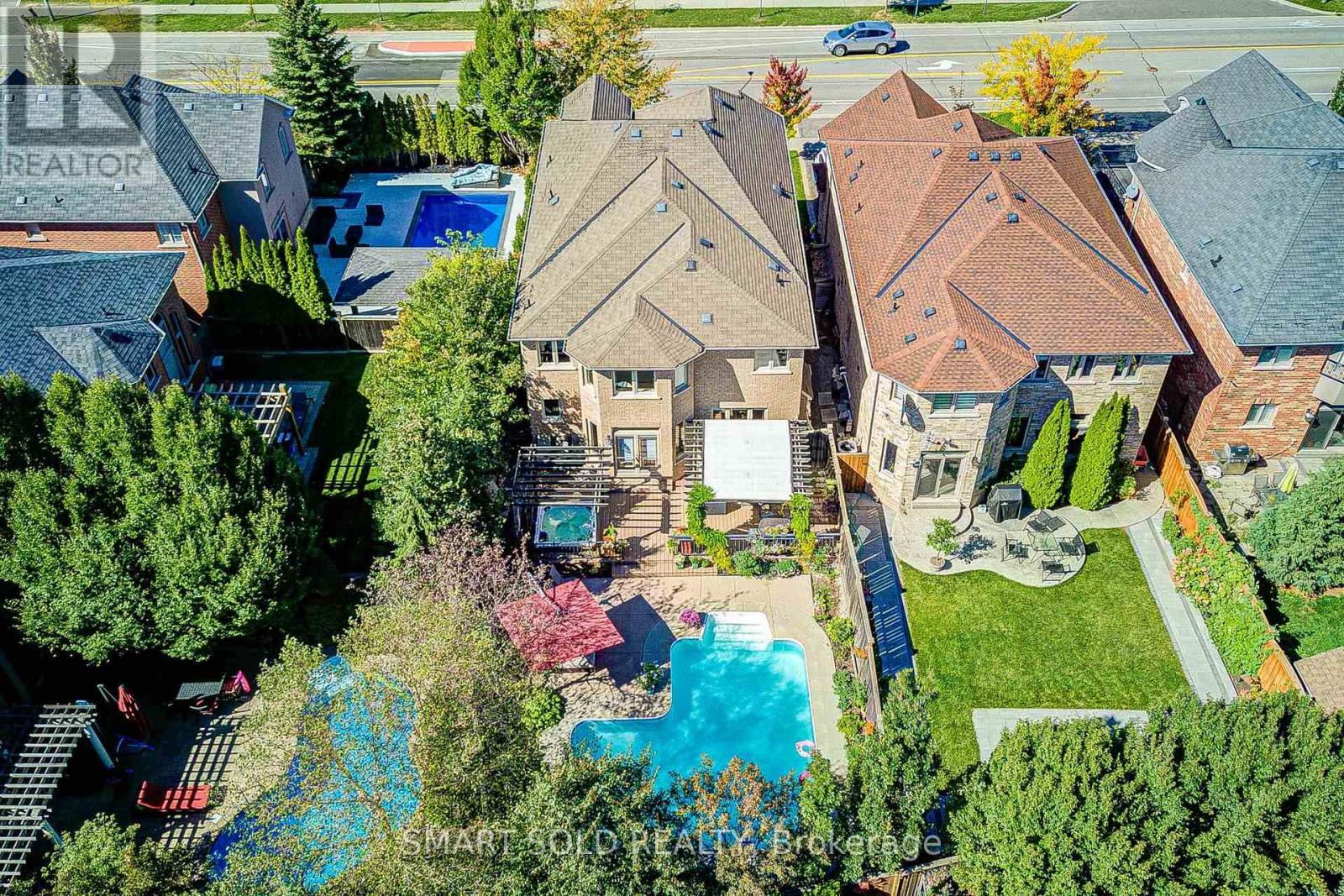 2252 Pine Glen Road, Oakville, Ontario  L6M 0G5 - Photo 3 - W12479923