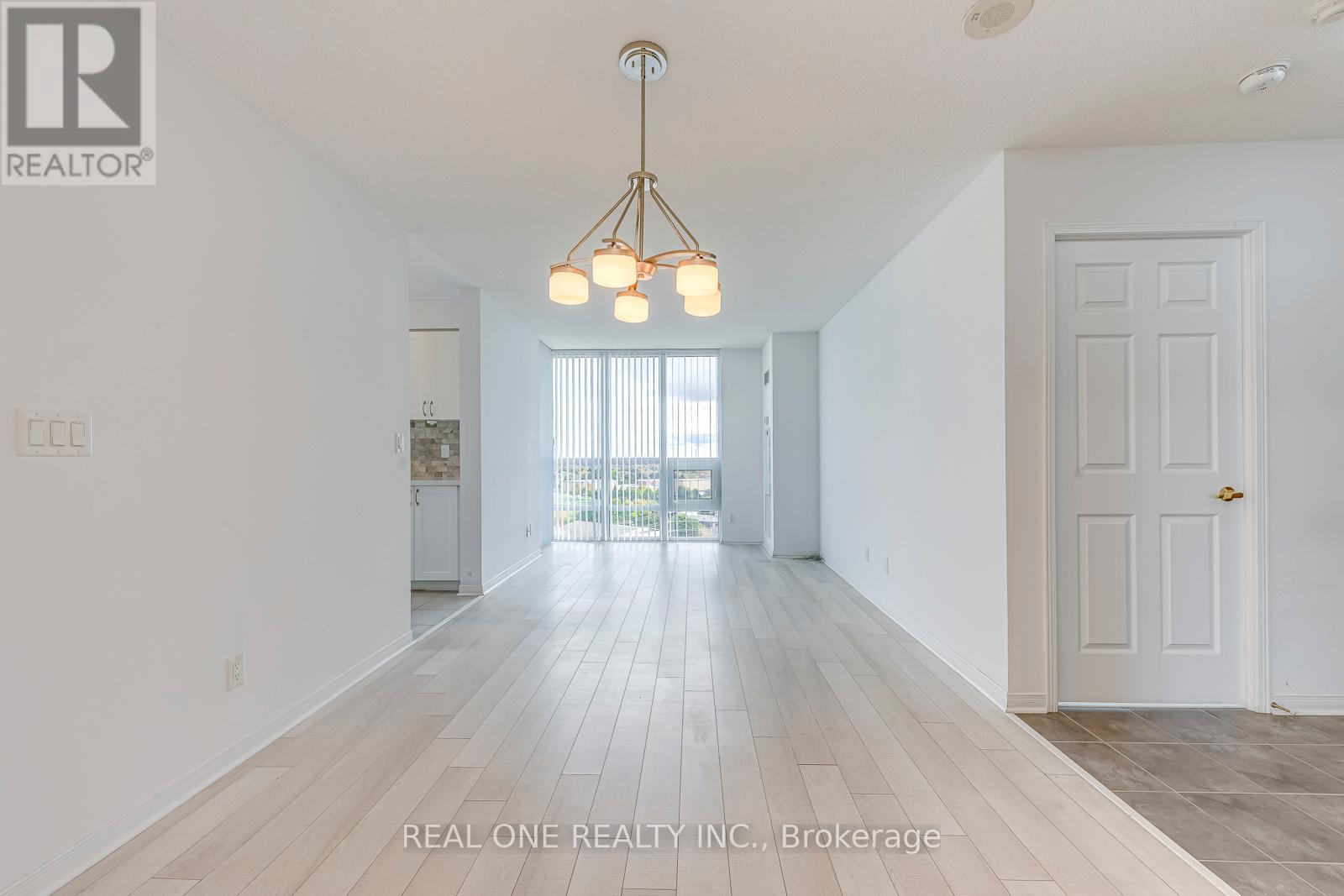 1003 - 4900 Glen Erin Drive, Mississauga, Ontario  L5M 7S2 - Photo 10 - W12479926