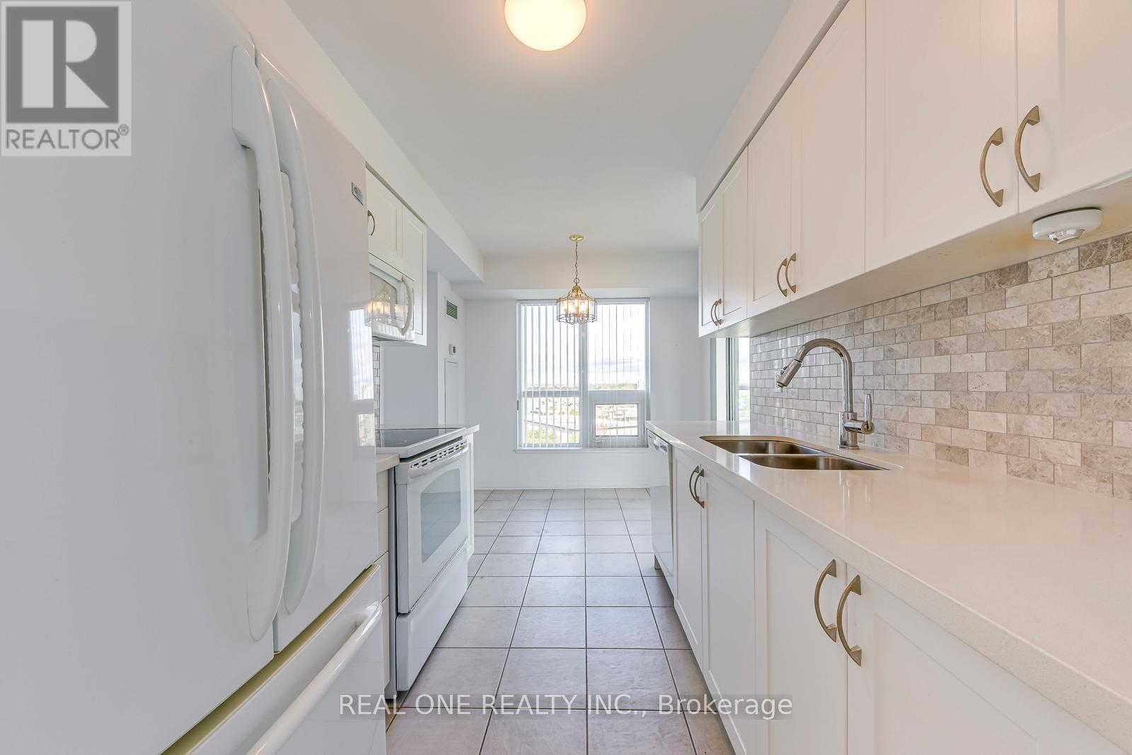 1003 - 4900 Glen Erin Drive, Mississauga, Ontario  L5M 7S2 - Photo 15 - W12479926