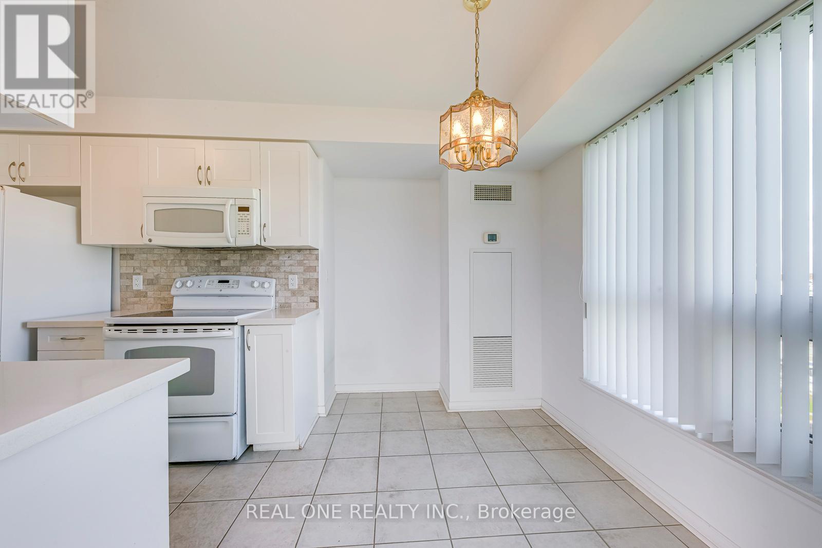 1003 - 4900 Glen Erin Drive, Mississauga, Ontario  L5M 7S2 - Photo 18 - W12479926