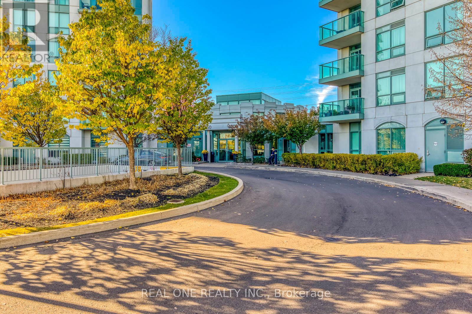 1003 - 4900 Glen Erin Drive, Mississauga, Ontario  L5M 7S2 - Photo 3 - W12479926