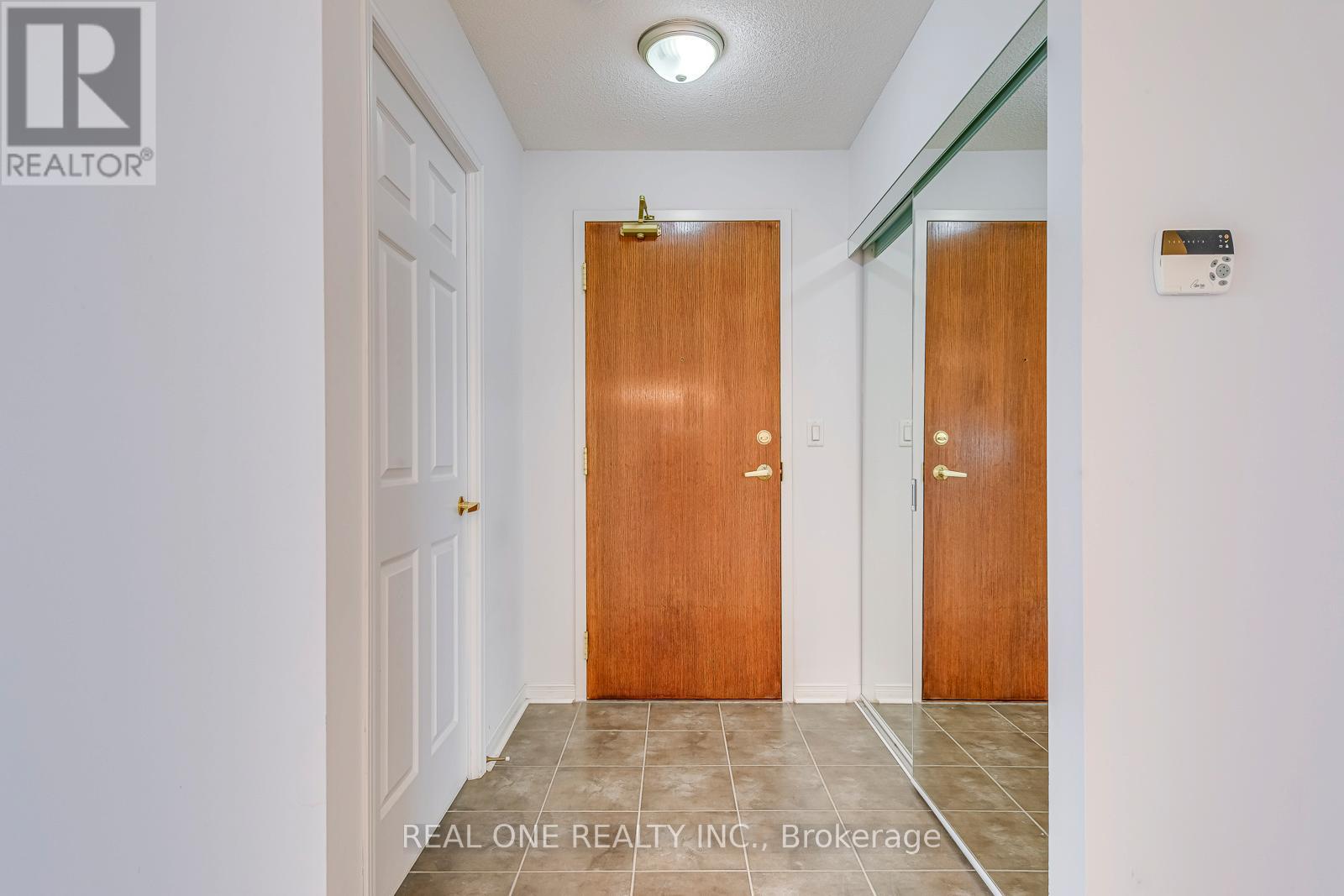 1003 - 4900 Glen Erin Drive, Mississauga, Ontario  L5M 7S2 - Photo 8 - W12479926