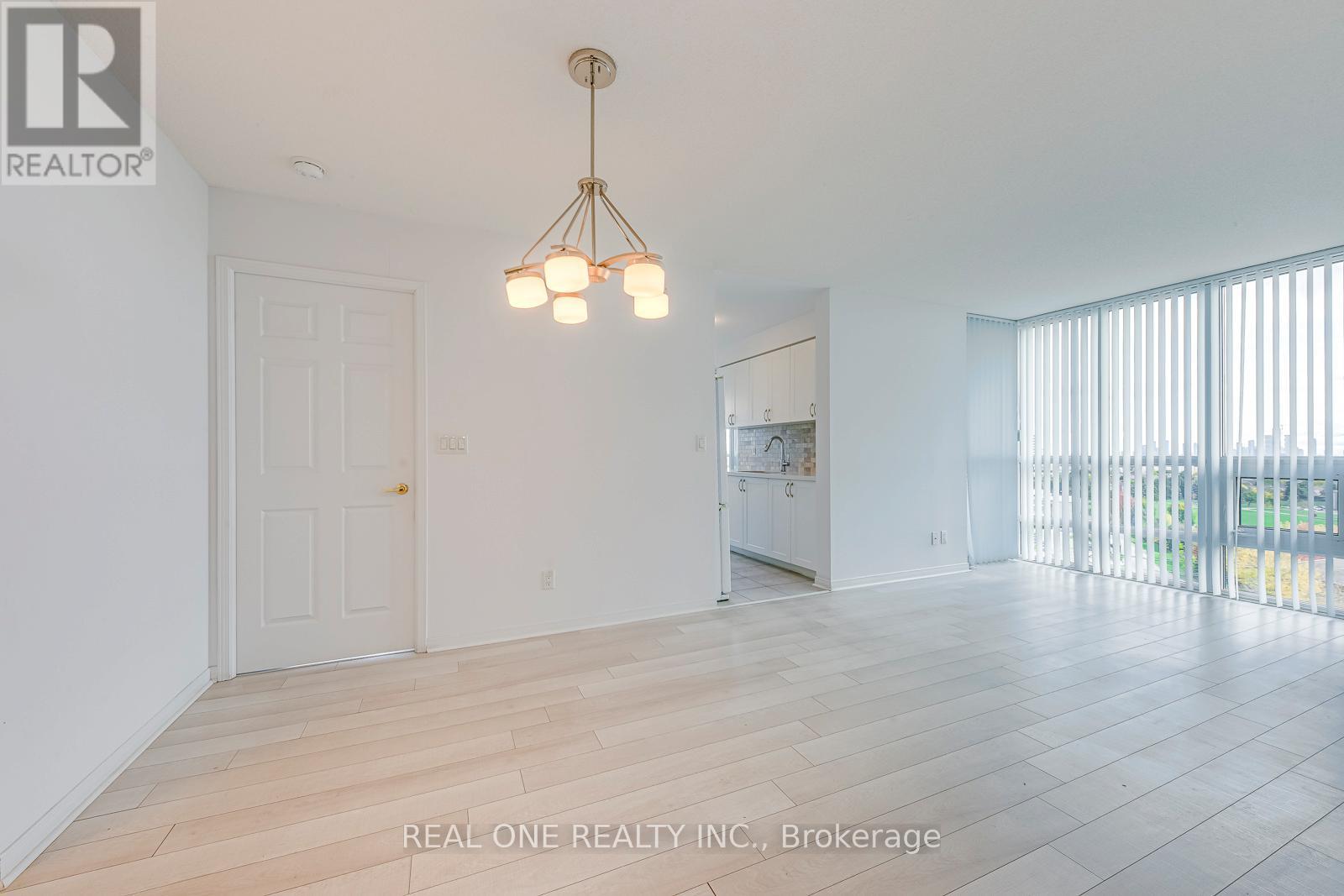 1003 - 4900 Glen Erin Drive, Mississauga, Ontario  L5M 7S2 - Photo 9 - W12479926