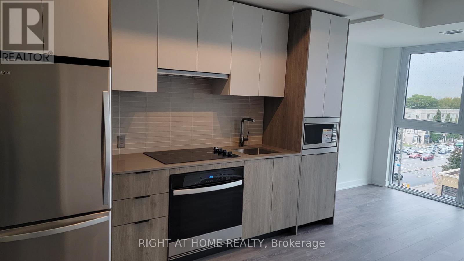 411 - 1007 The Queensway, Toronto (Islington-City Centre West), Ontario  M8Z 6C7 - Photo 4 - W12479933