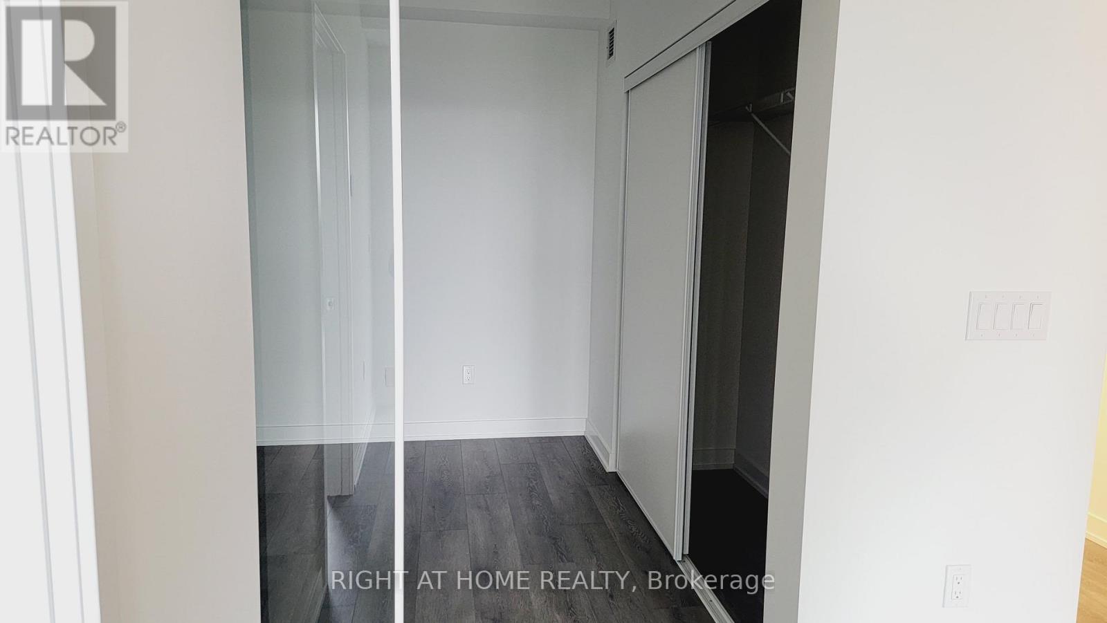 411 - 1007 The Queensway, Toronto (Islington-City Centre West), Ontario  M8Z 6C7 - Photo 8 - W12479933