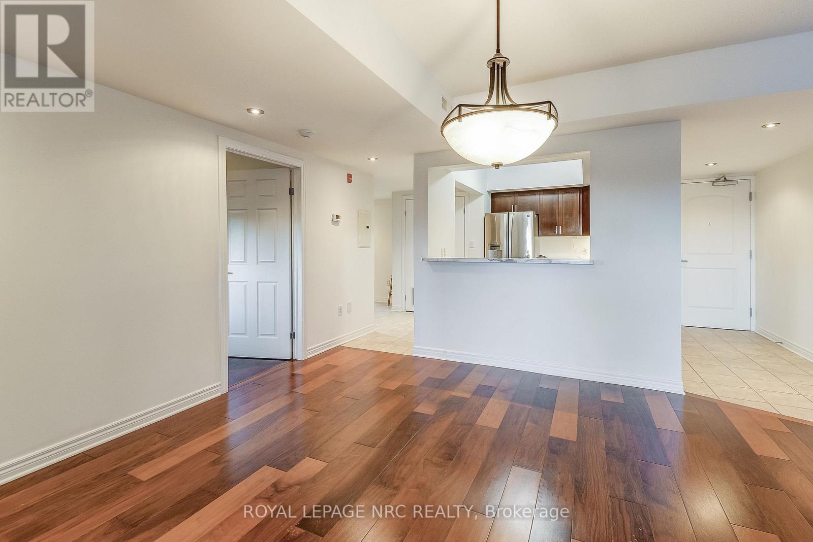 202 - 678 Line 2 Road, Niagara-On-The-Lake, Ontario  L0S 1J0 - Photo 15 - X12479966