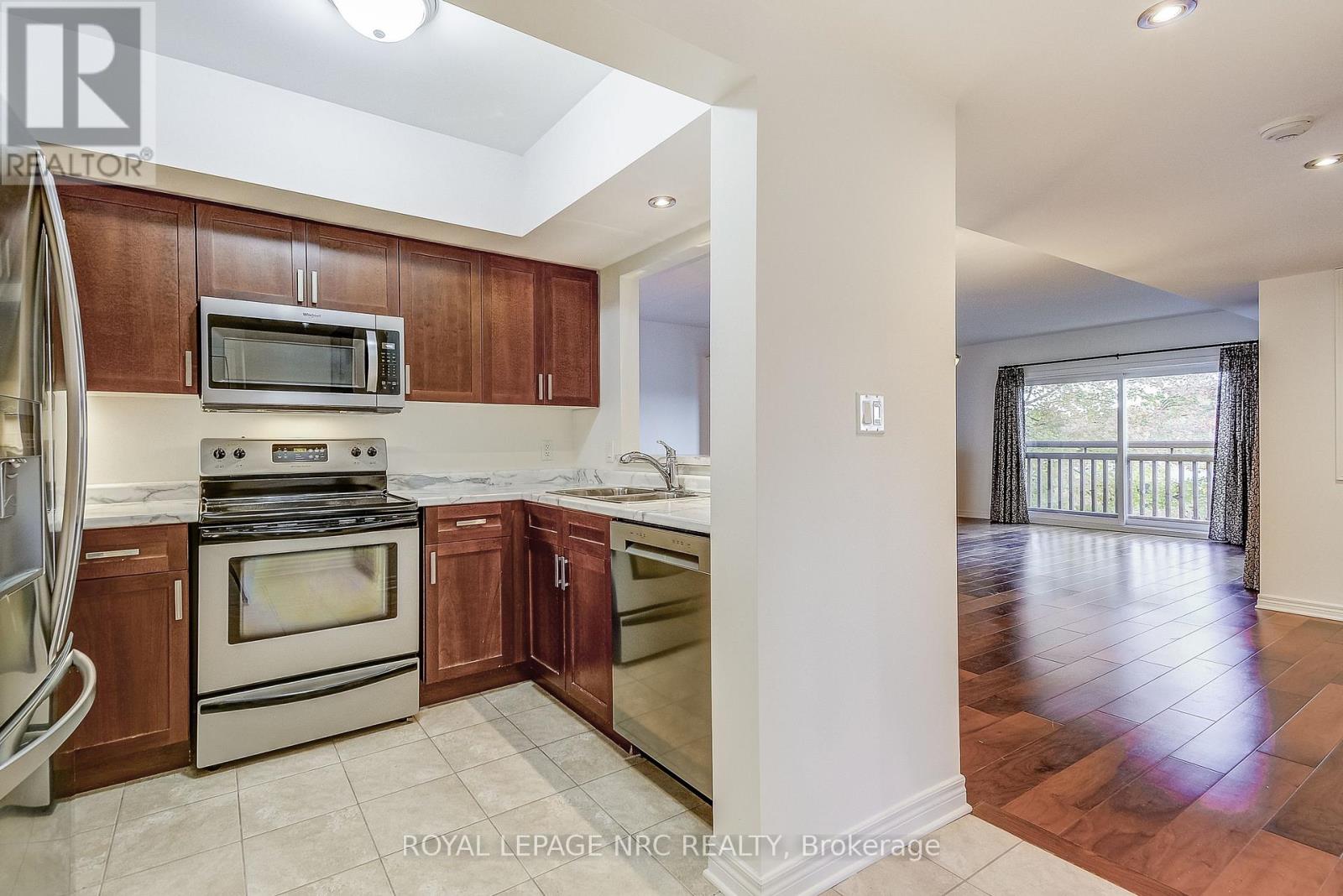 202 - 678 Line 2 Road, Niagara-On-The-Lake, Ontario  L0S 1J0 - Photo 17 - X12479966