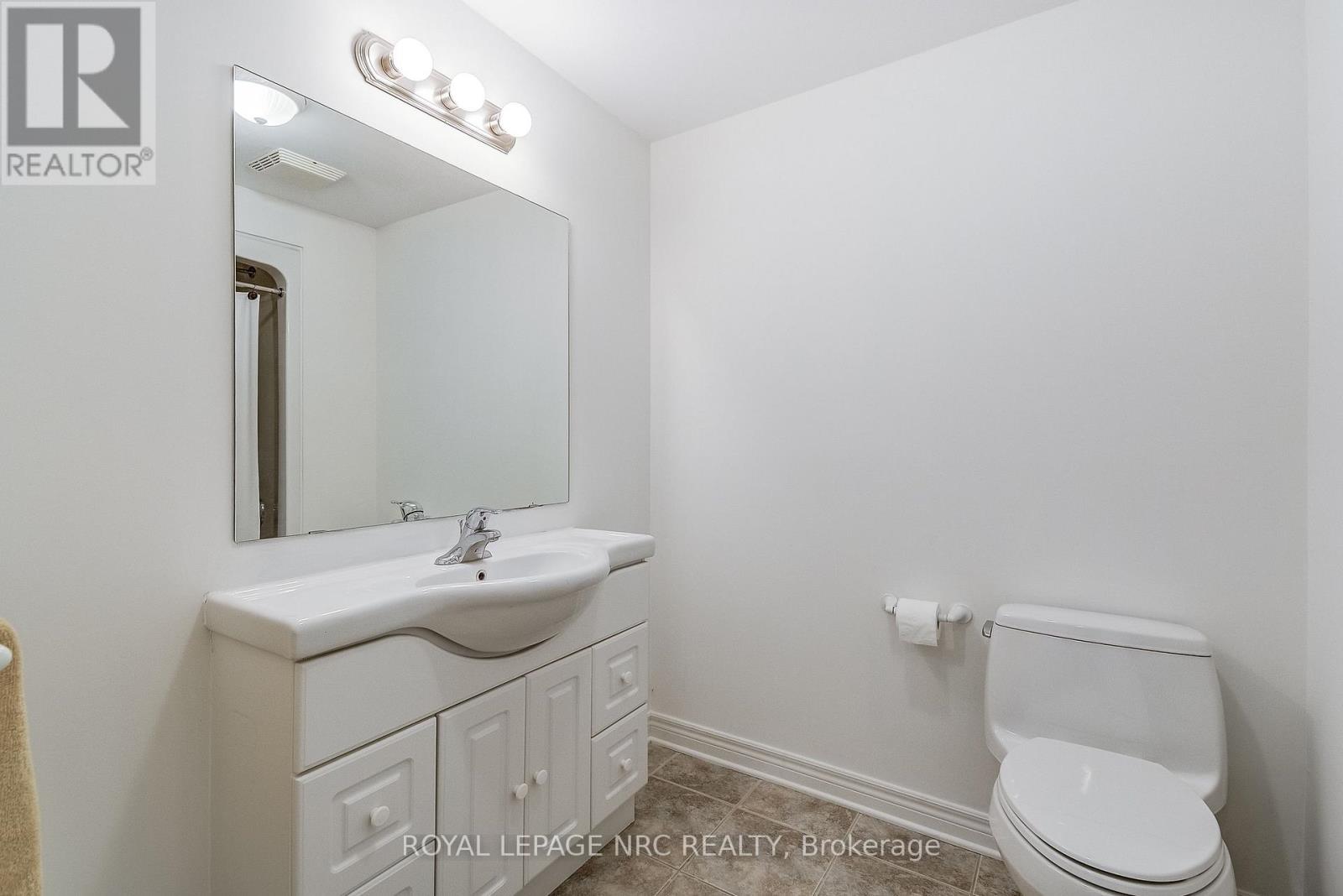 202 - 678 Line 2 Road, Niagara-On-The-Lake, Ontario  L0S 1J0 - Photo 37 - X12479966
