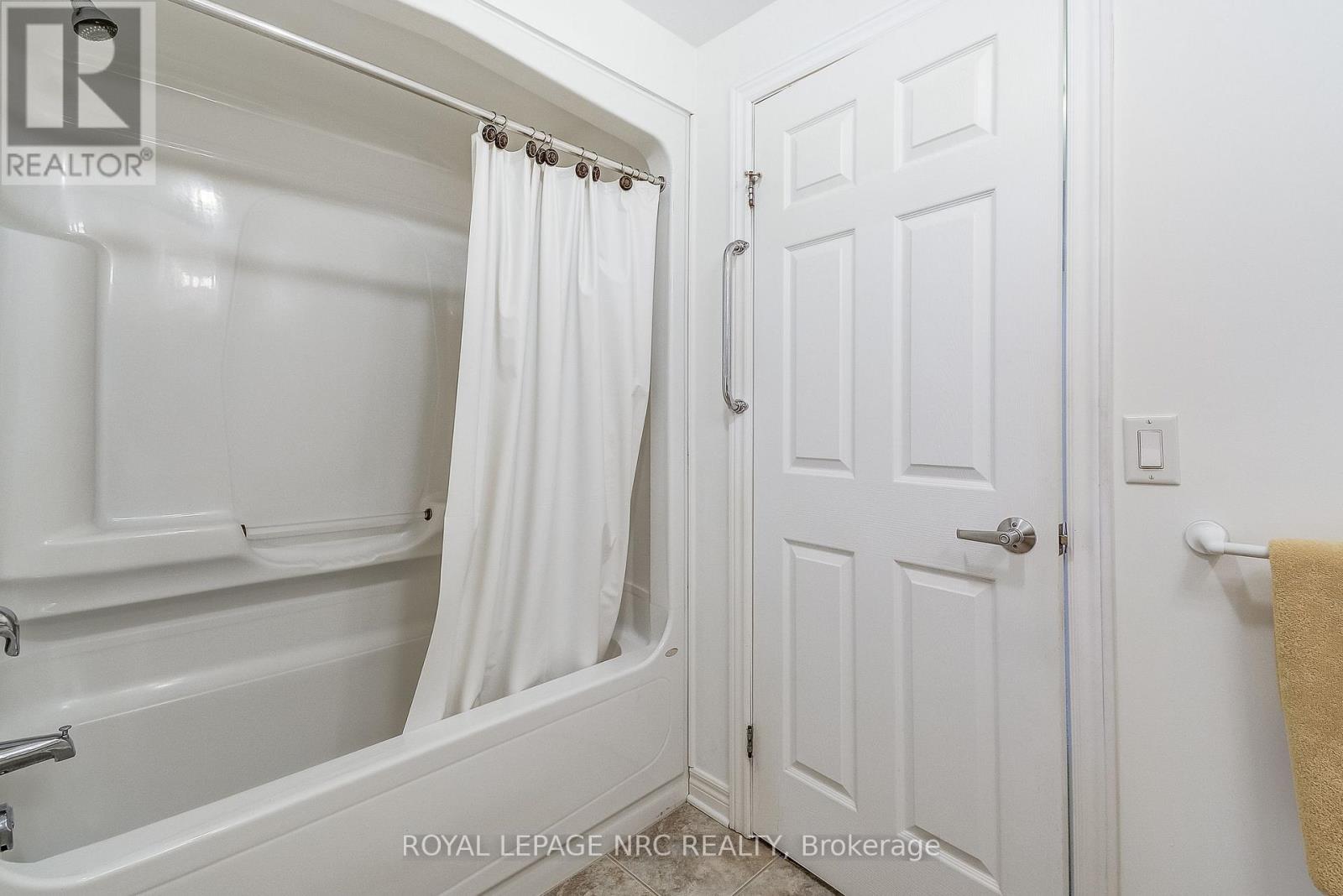 202 - 678 Line 2 Road, Niagara-On-The-Lake, Ontario  L0S 1J0 - Photo 38 - X12479966