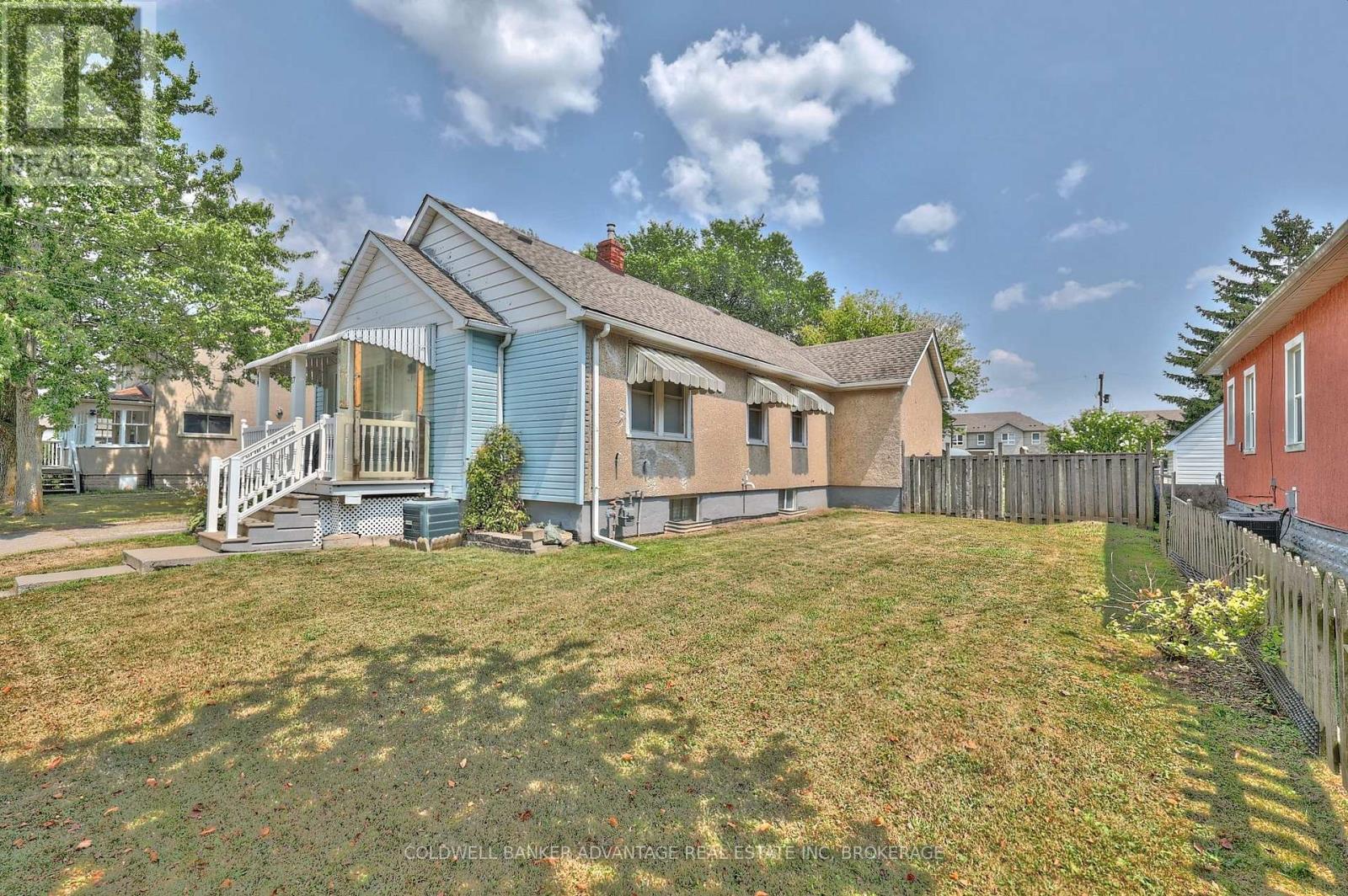 17 Clifford Avenue, Welland, Ontario  L3C 2C6 - Photo 1 - X12480010