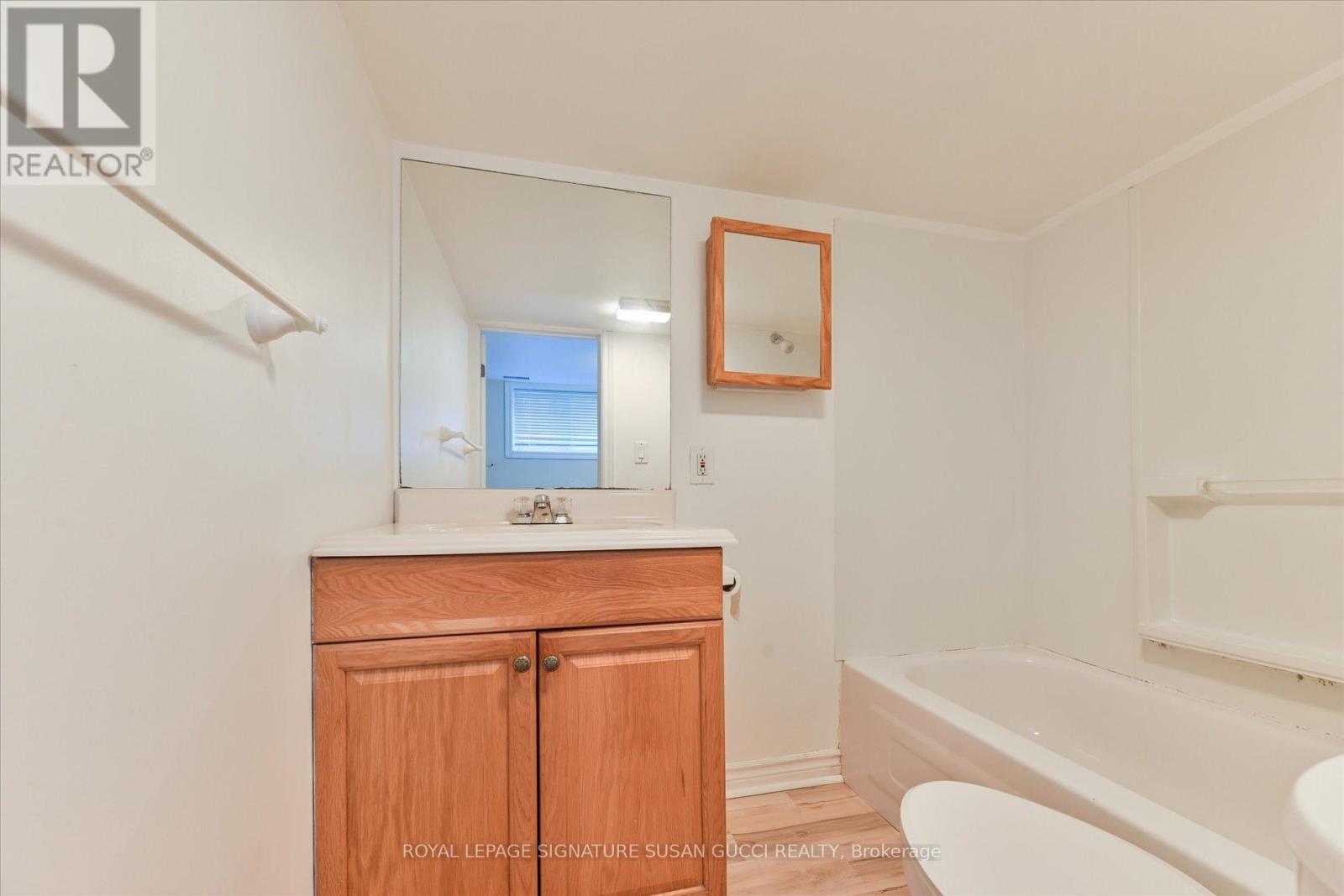 454 Donlands Avenue, Toronto, Ontario  M4J 3S5 - Photo 38 - E12443229