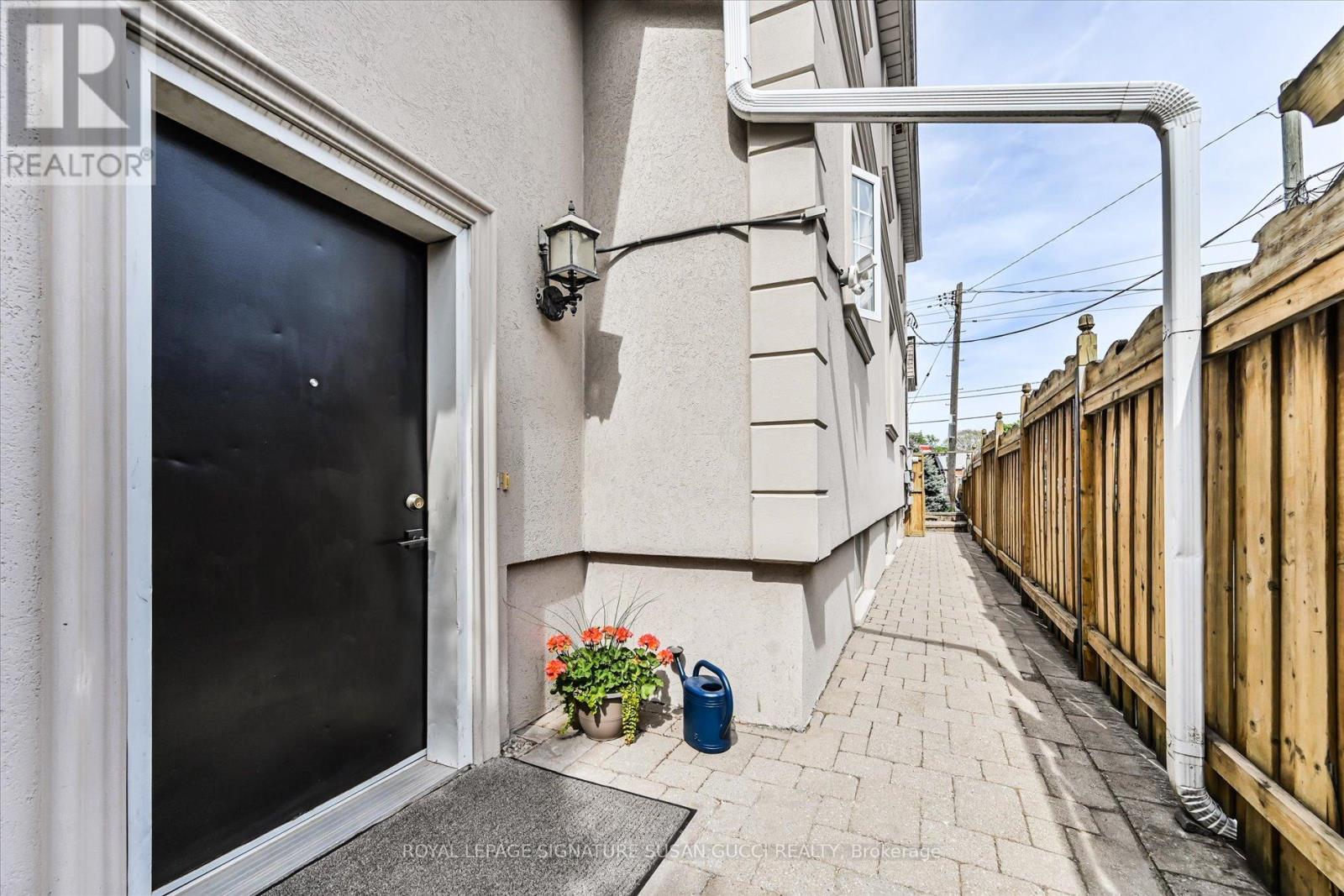 454 Donlands Avenue, Toronto, Ontario  M4J 3S5 - Photo 41 - E12443229