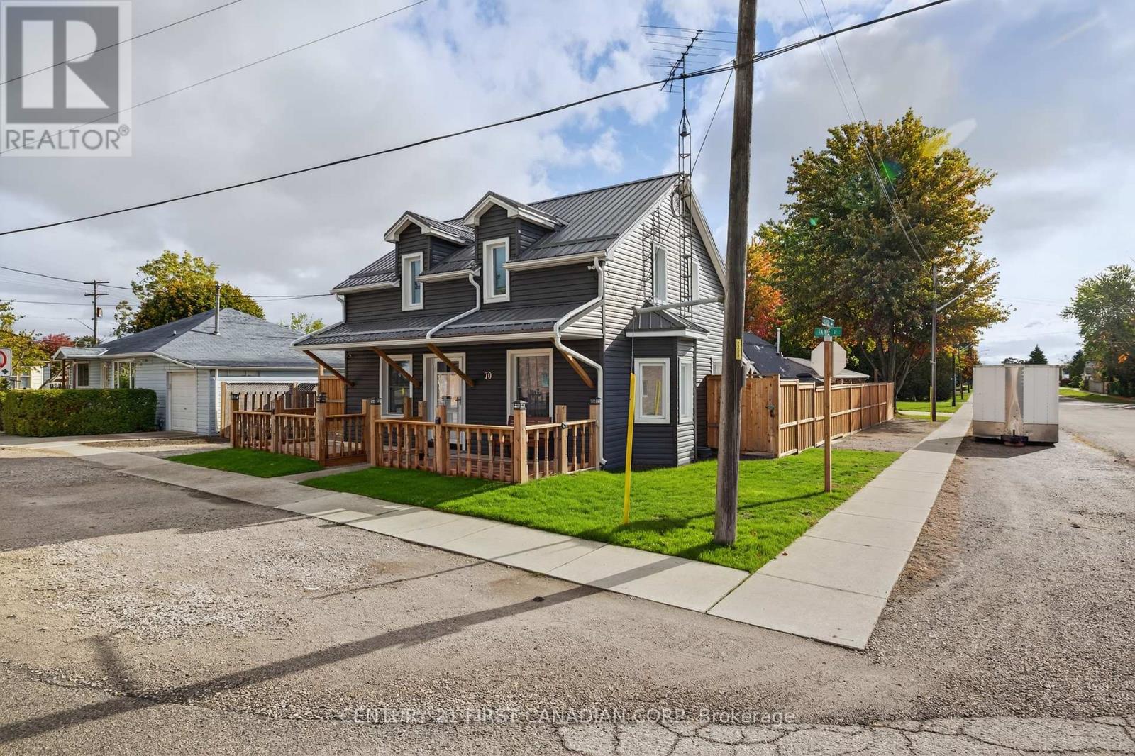 70 Jane Street, Chatham-Kent, Ontario  N0P 1A0 - Photo 2 - X12479862