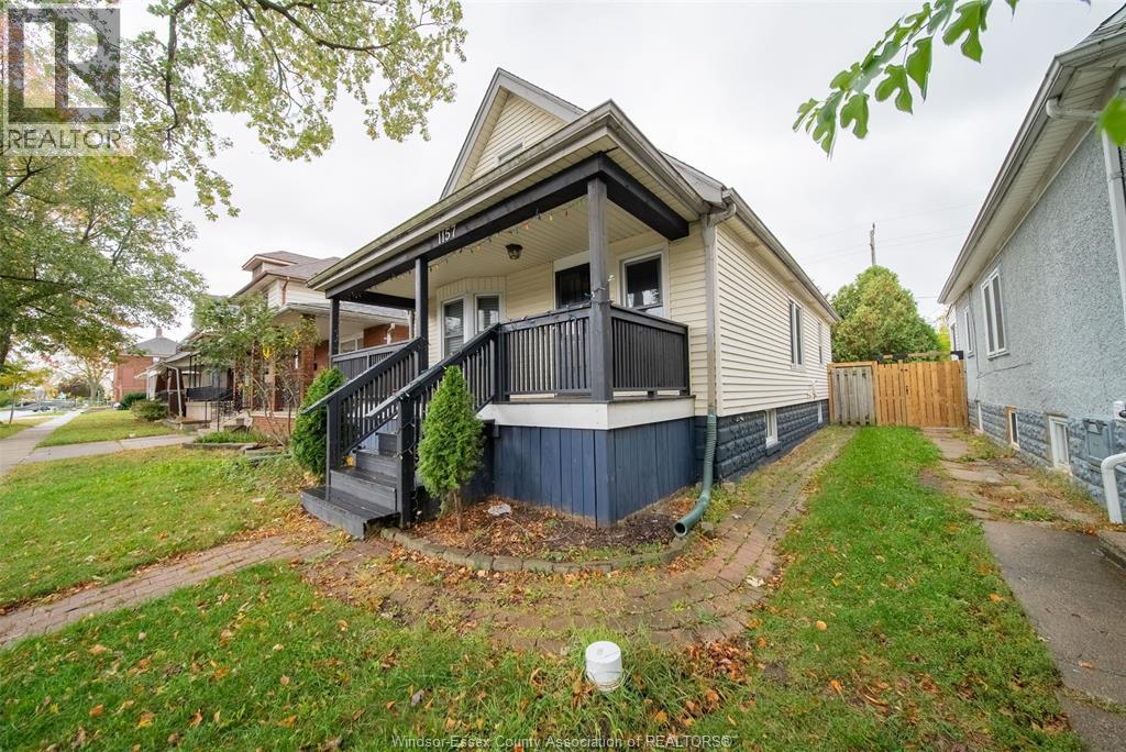 1157 Gladstone Avenue, Windsor, Ontario  N9A 2R9 - Photo 3 - 25026782