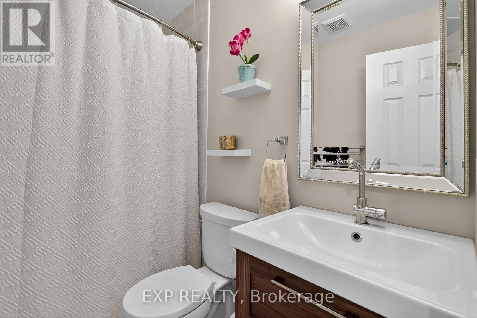 7 Pacific Avenue, Barrie, Ontario  L4M 7E7 - Photo 17 - S12463165