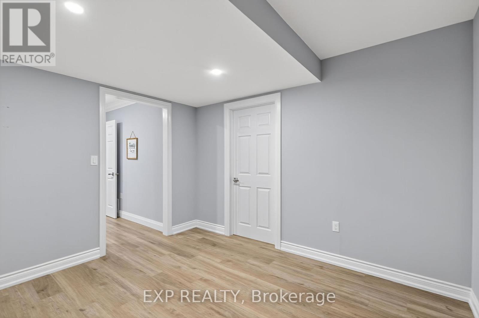 7 Pacific Avenue, Barrie, Ontario  L4M 7E7 - Photo 25 - S12463165