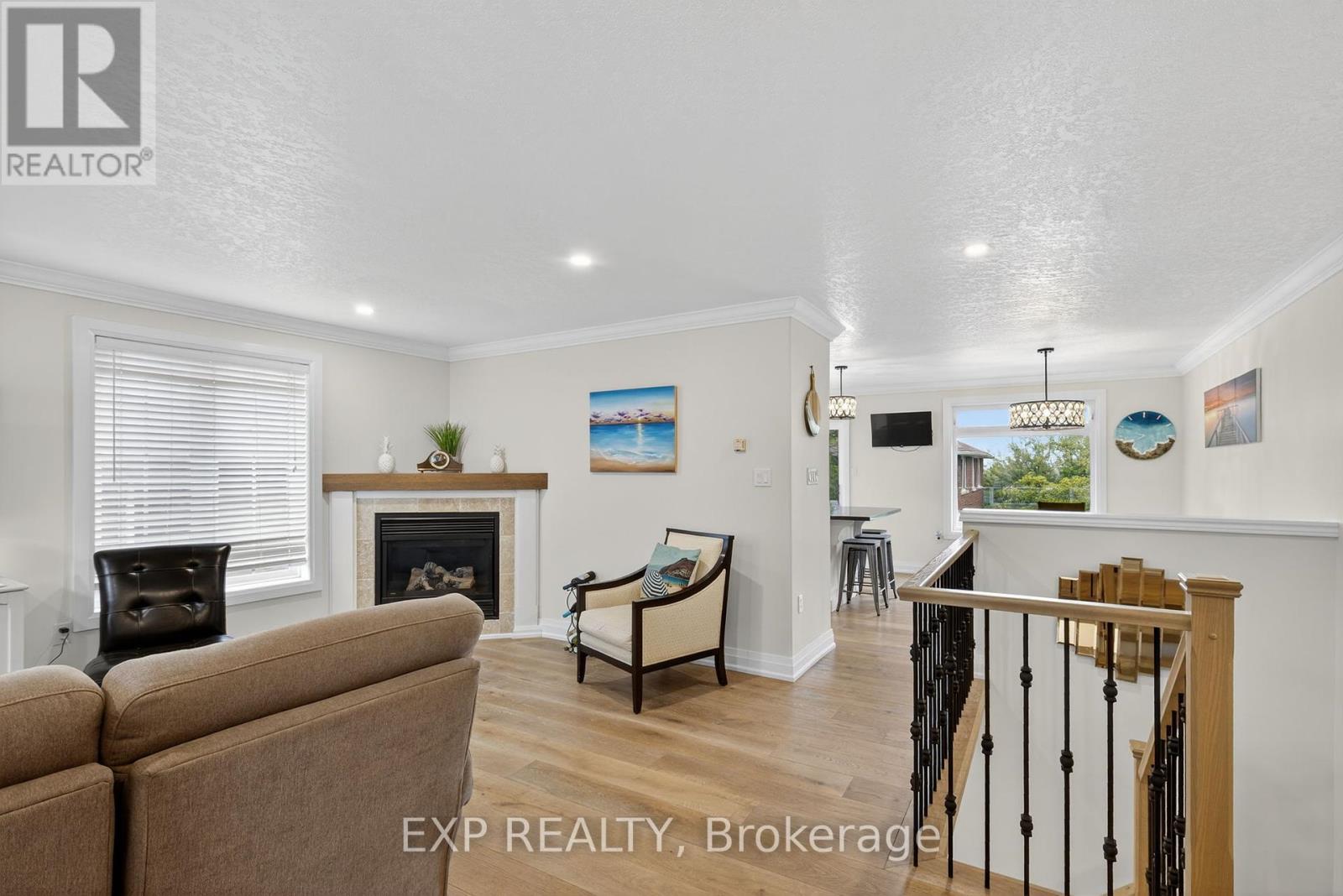 7 Pacific Avenue, Barrie, Ontario  L4M 7E7 - Photo 5 - S12463165