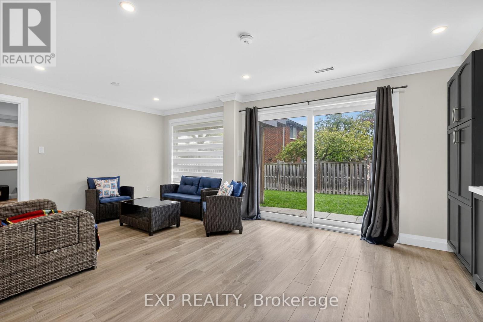 7 Pacific Avenue, Barrie, Ontario  L4M 7E7 - Photo 36 - S12463165