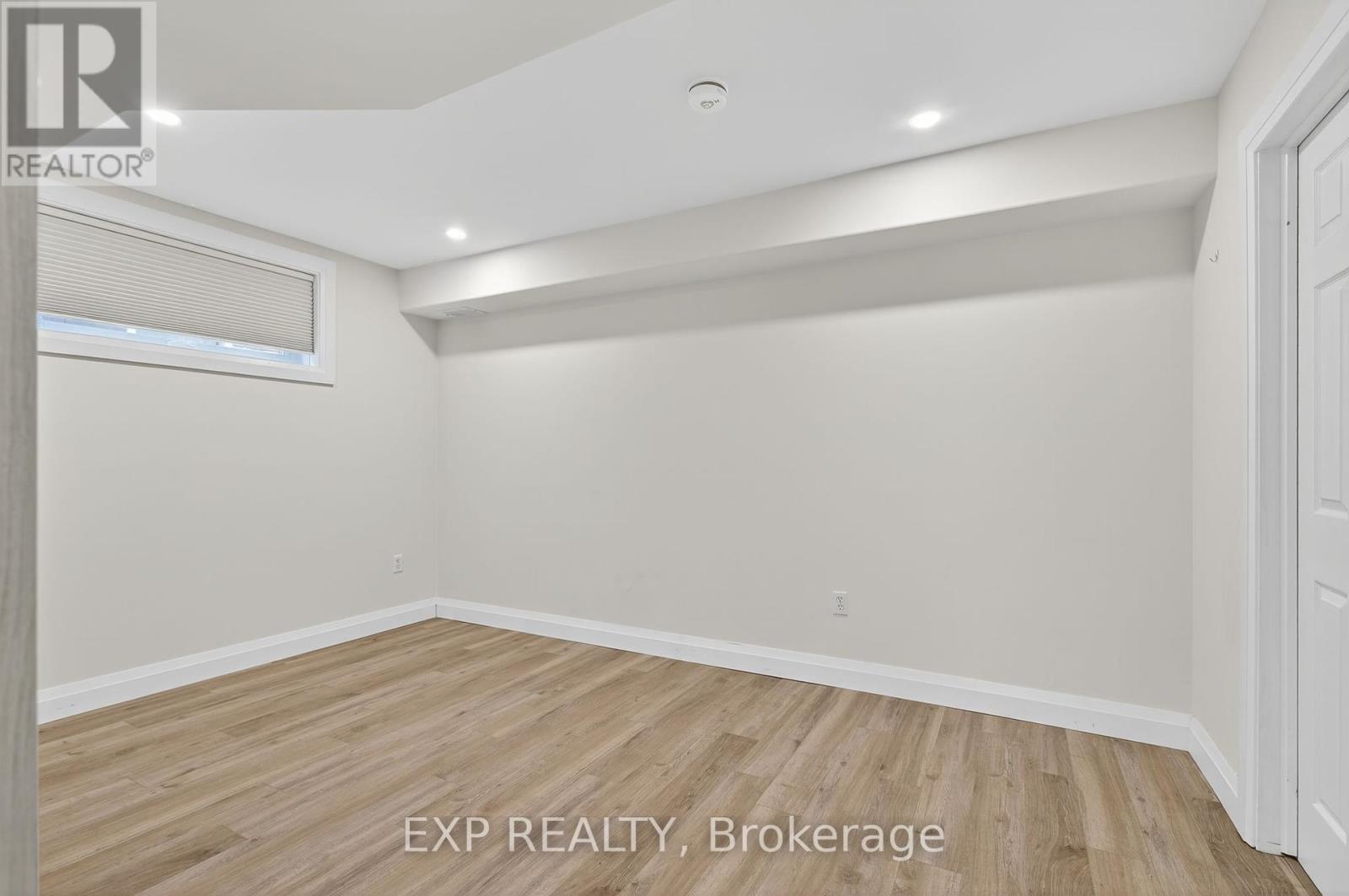 7 Pacific Avenue, Barrie, Ontario  L4M 7E7 - Photo 33 - S12463165