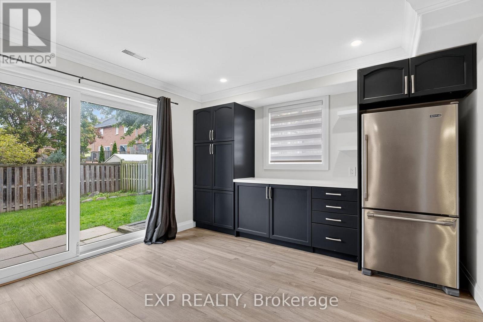 7 Pacific Avenue, Barrie, Ontario  L4M 7E7 - Photo 30 - S12463165