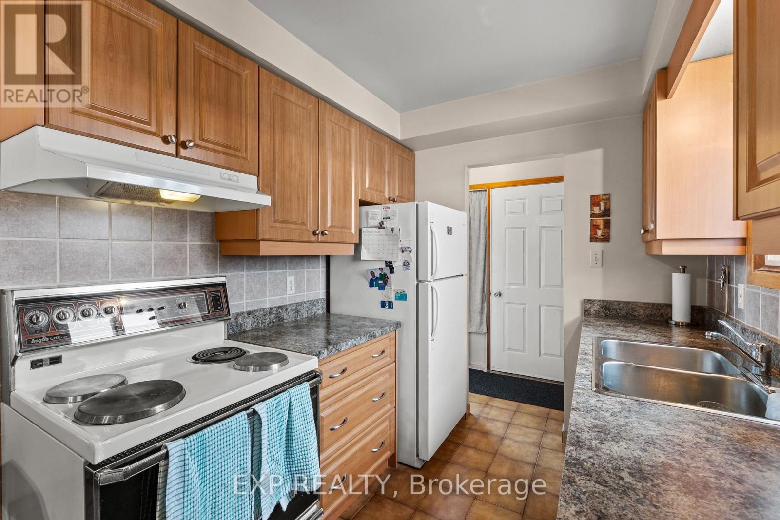 477 East 38th Street, Hamilton, Ontario  L8V 4G7 - Photo 12 - X12479924