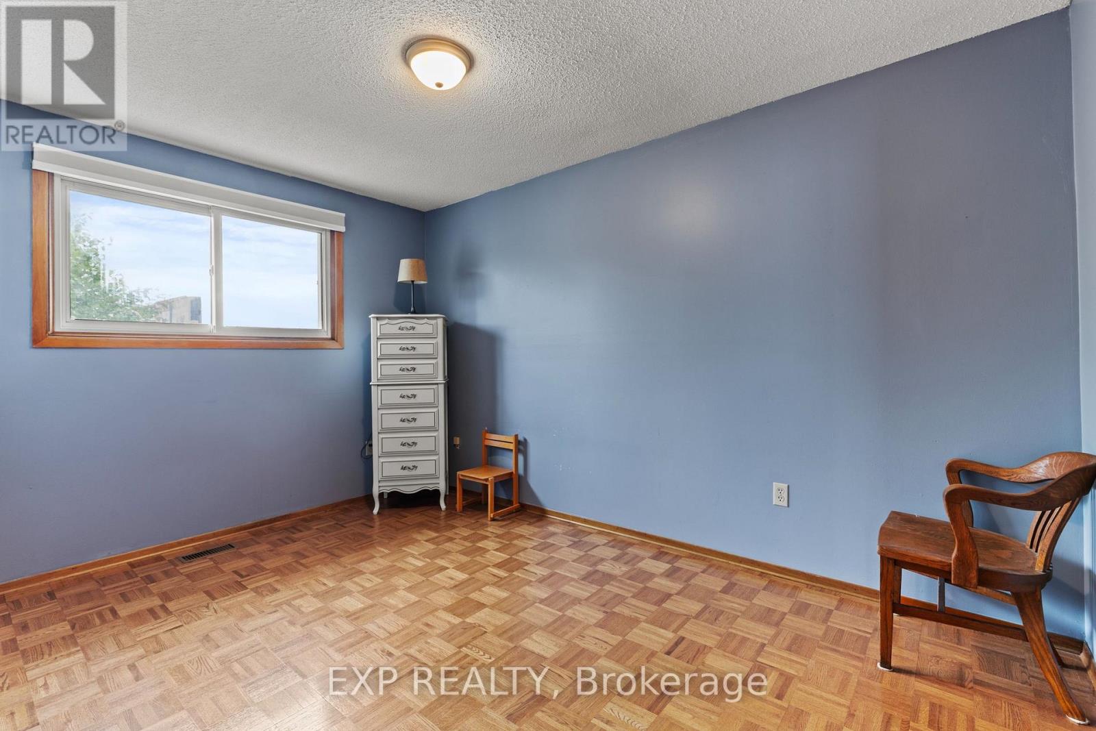 477 East 38th Street, Hamilton, Ontario  L8V 4G7 - Photo 15 - X12479924