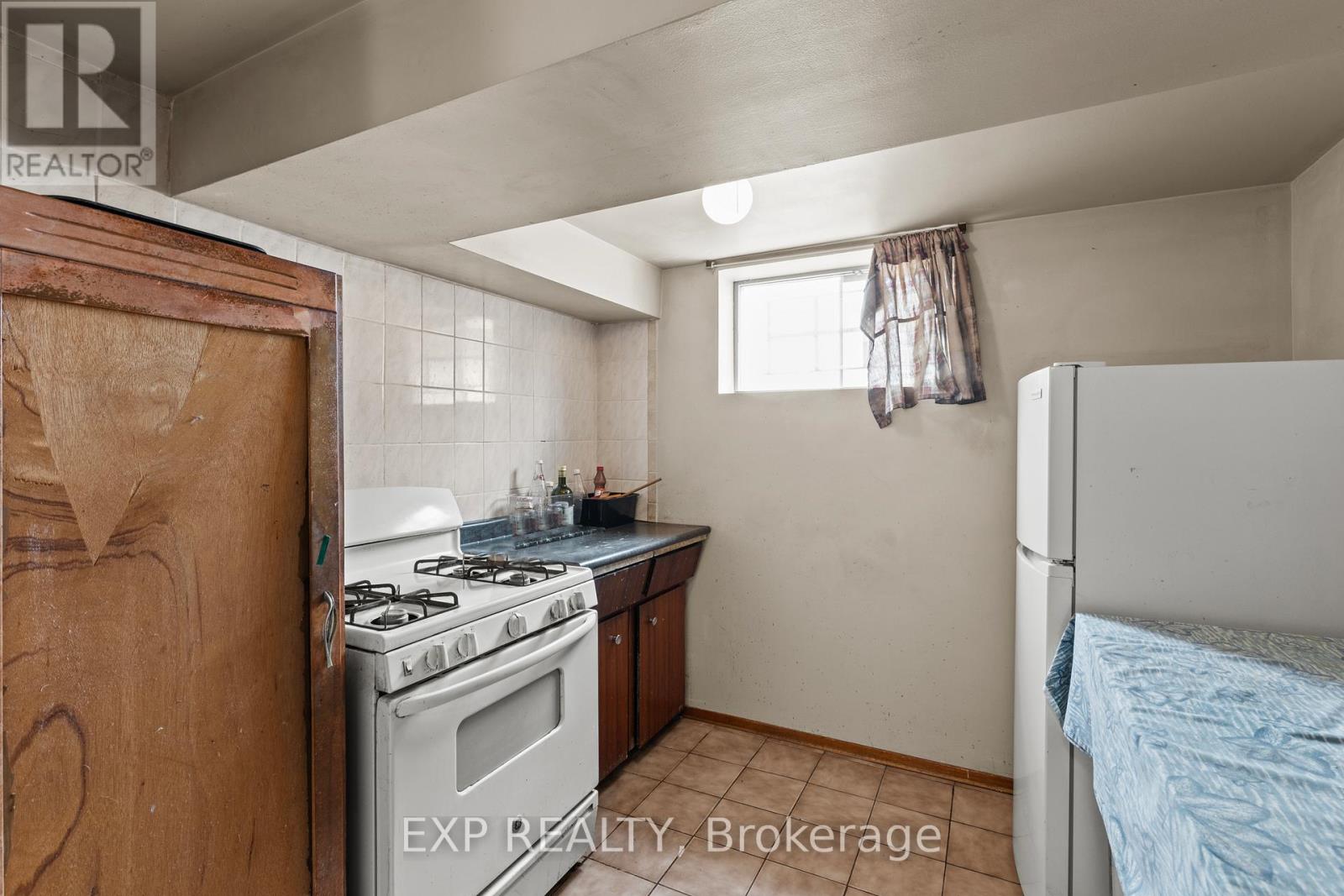 477 East 38th Street, Hamilton, Ontario  L8V 4G7 - Photo 18 - X12479924