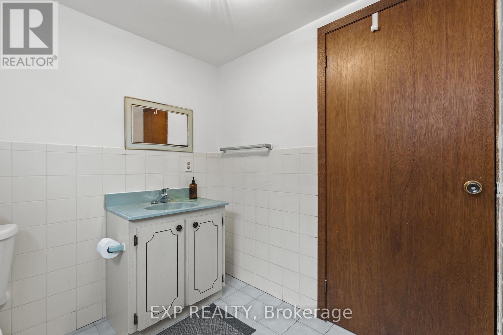 477 East 38th Street, Hamilton, Ontario  L8V 4G7 - Photo 22 - X12479924
