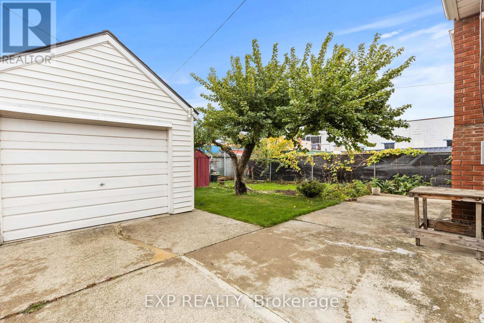 477 East 38th Street, Hamilton, Ontario  L8V 4G7 - Photo 24 - X12479924