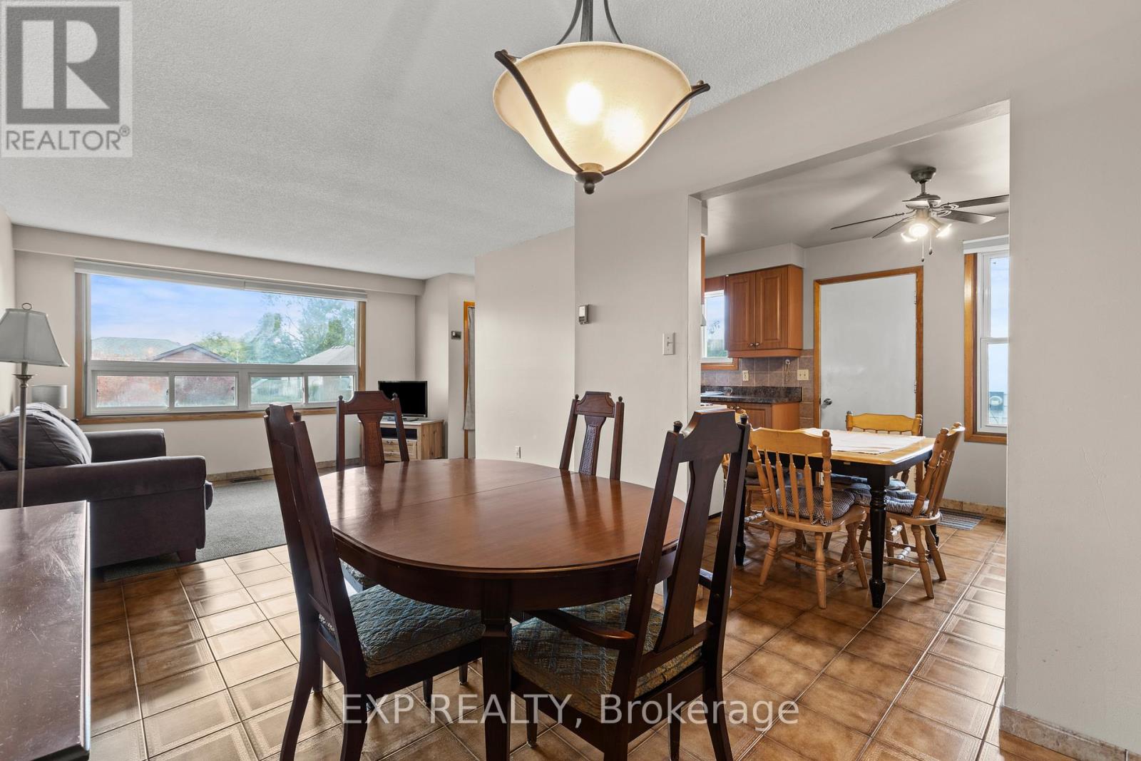 477 East 38th Street, Hamilton, Ontario  L8V 4G7 - Photo 9 - X12479924