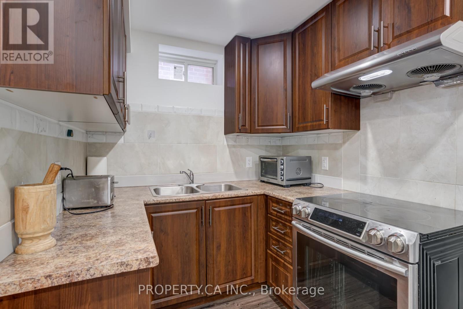 7577 Marpin Court, Niagara Falls, Ontario  L2H 0P3 - Photo 35 - X12479293