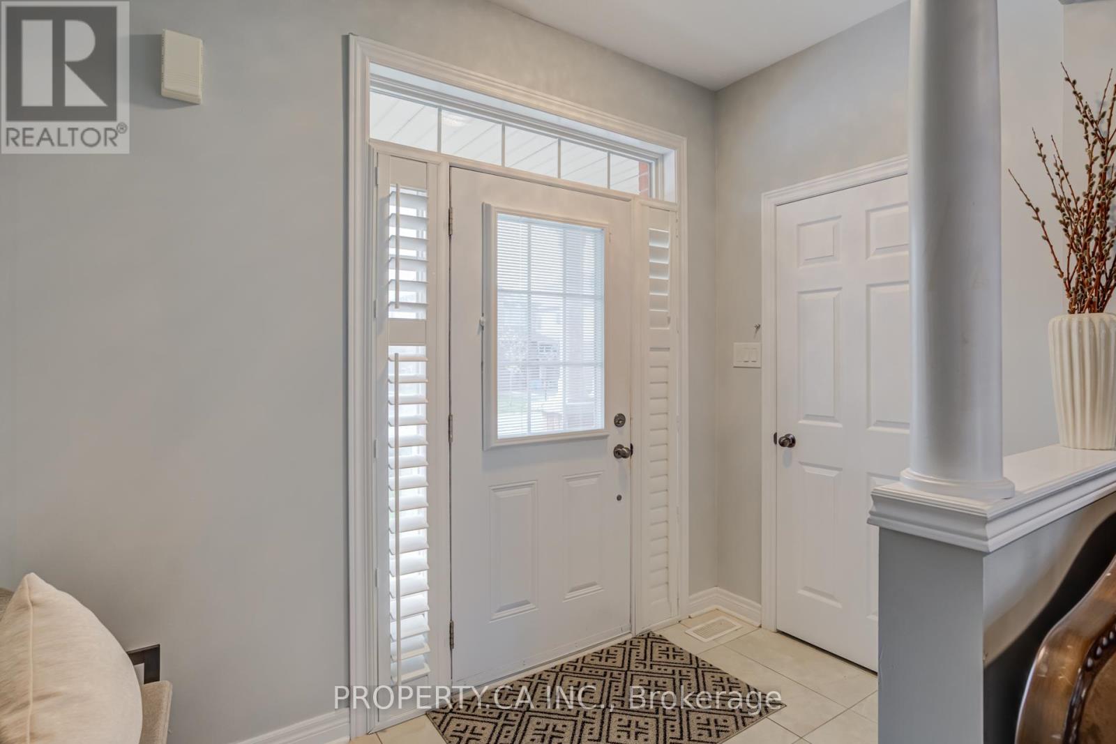 7577 Marpin Court, Niagara Falls, Ontario  L2H 0P3 - Photo 4 - X12479293