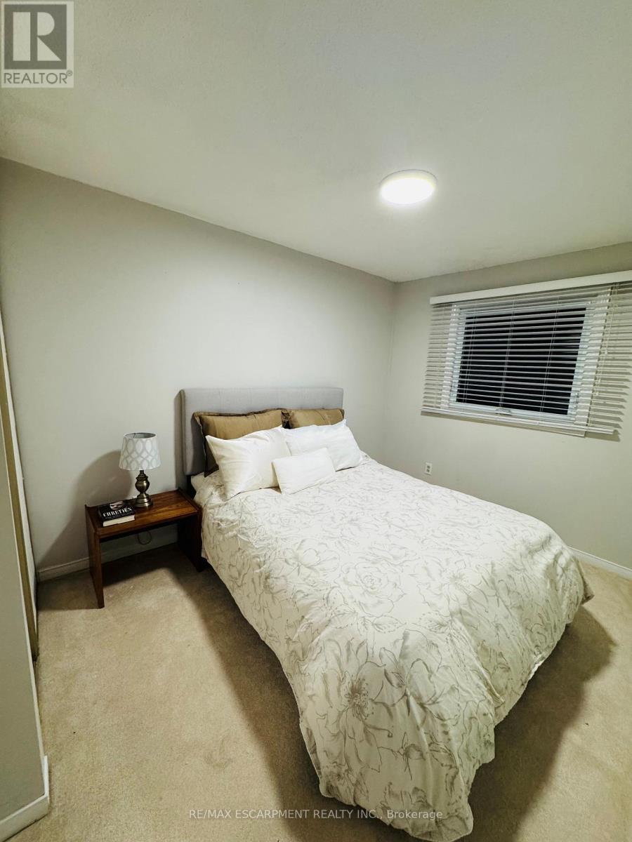 214 Ross Lane, Oakville, Ontario L6H 5K5 - Photo 23 - W12420776