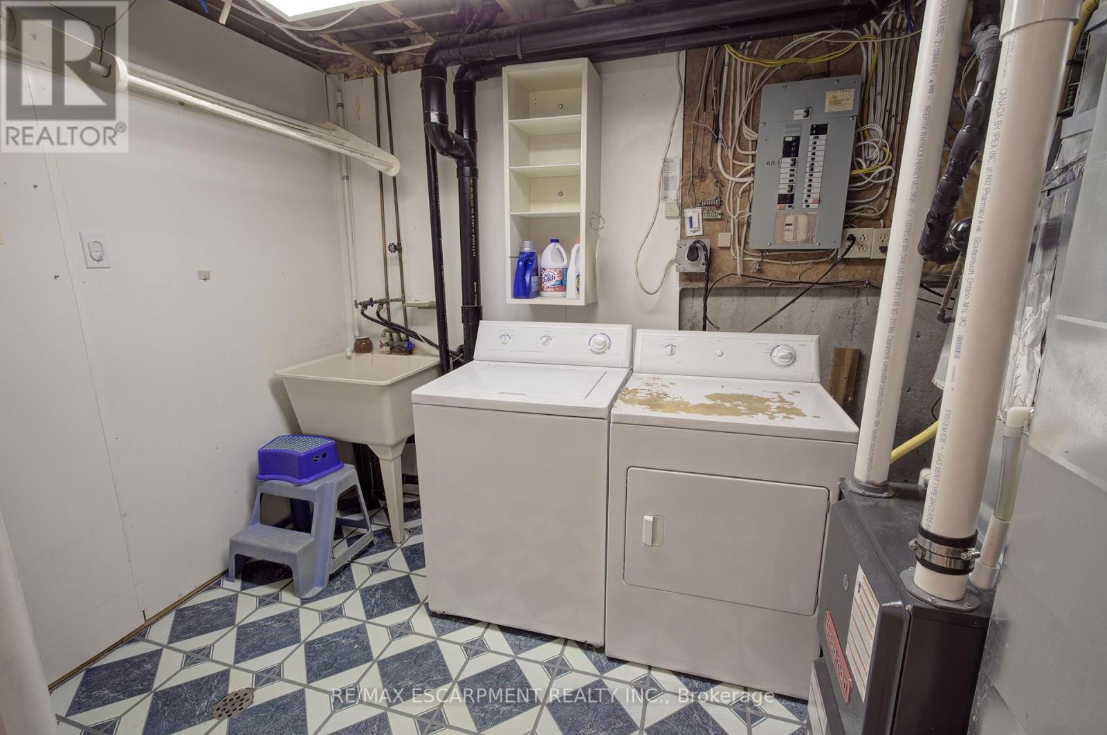 214 Ross Lane, Oakville, Ontario L6H 5K5 - Photo 31 - W12420776